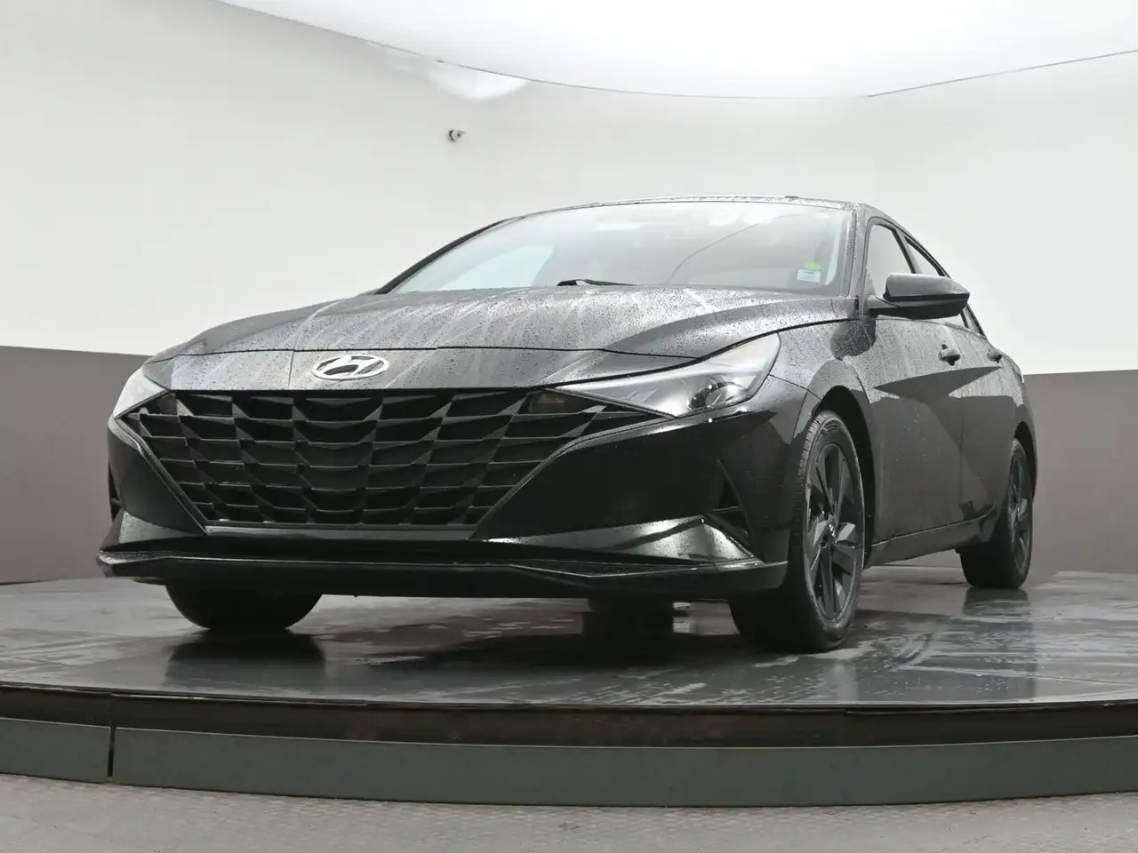 Hyundai ELANTRA снимка Hyundai ELANTRA
