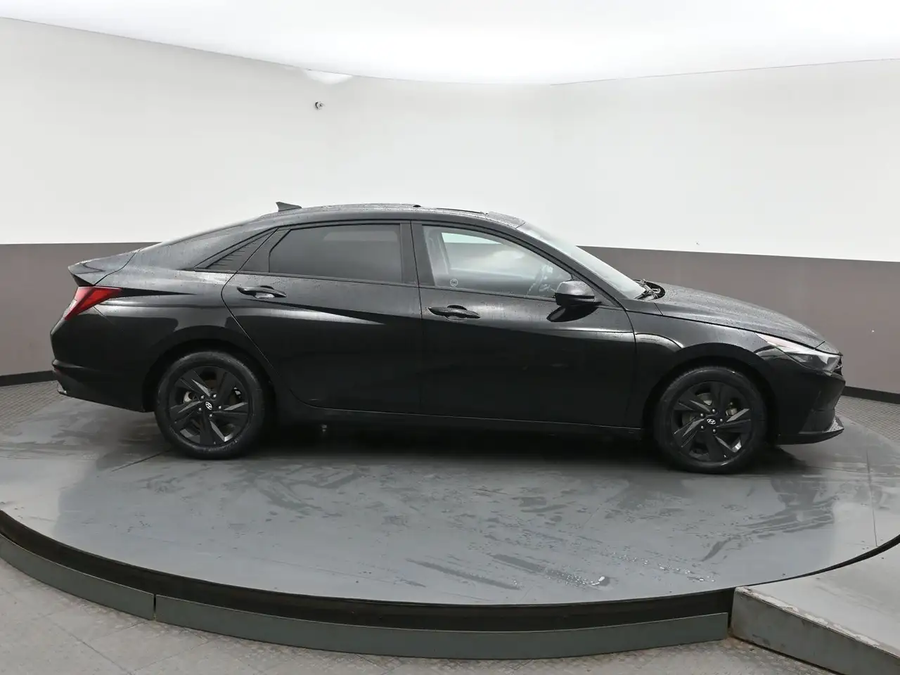 Hyundai ELANTRA снимка Hyundai ELANTRA