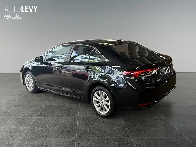 Toyota Corolla view 4