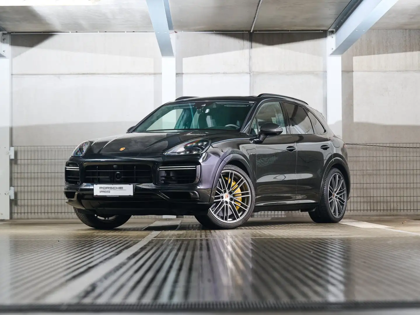 Porsche Cayenne Turbo S E-Hybrid Schwarz - 1