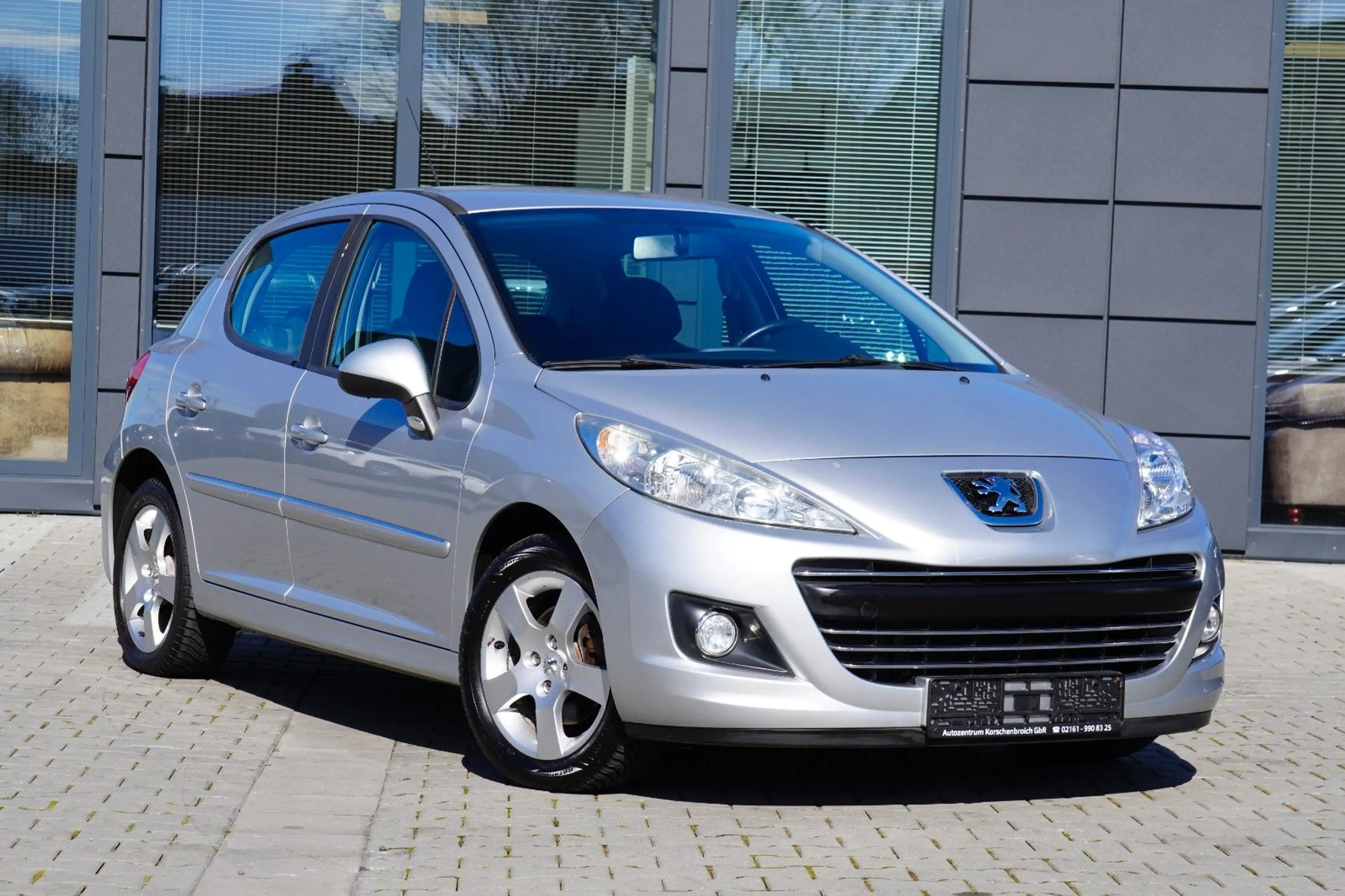 Peugeot 207 Premium Automatik MIT 3 JAHREN GARANTIE !!!