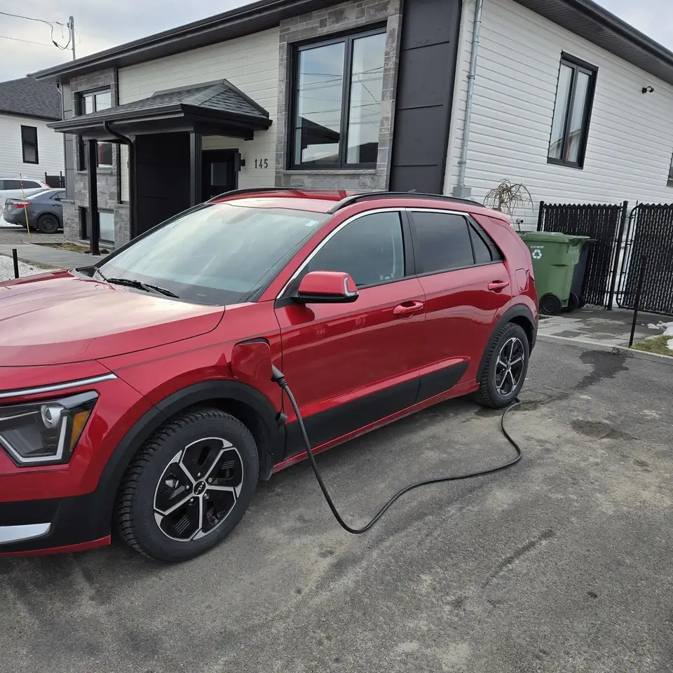 Kia Niro снимка Kia Niro