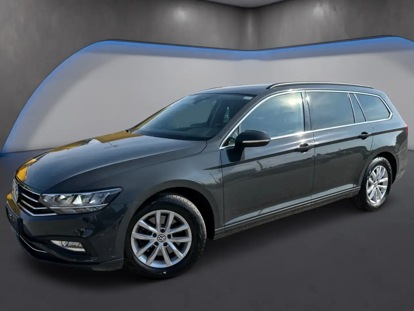 Volkswagen Passat Variant Business 2.0 TDI DSG *Navi*Sitzhz*Ergositze* Grijs - 2