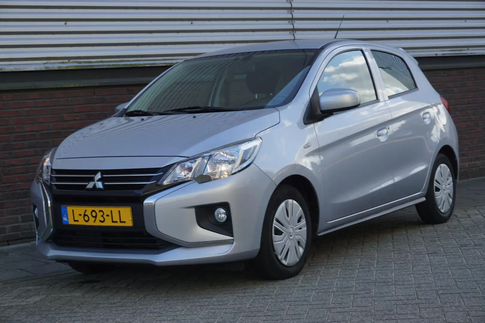 Mitsubishi Space Star 1.2 Cool+/AppleCarPlay Naviagatie/Airco/Nette Auto Gris - 1