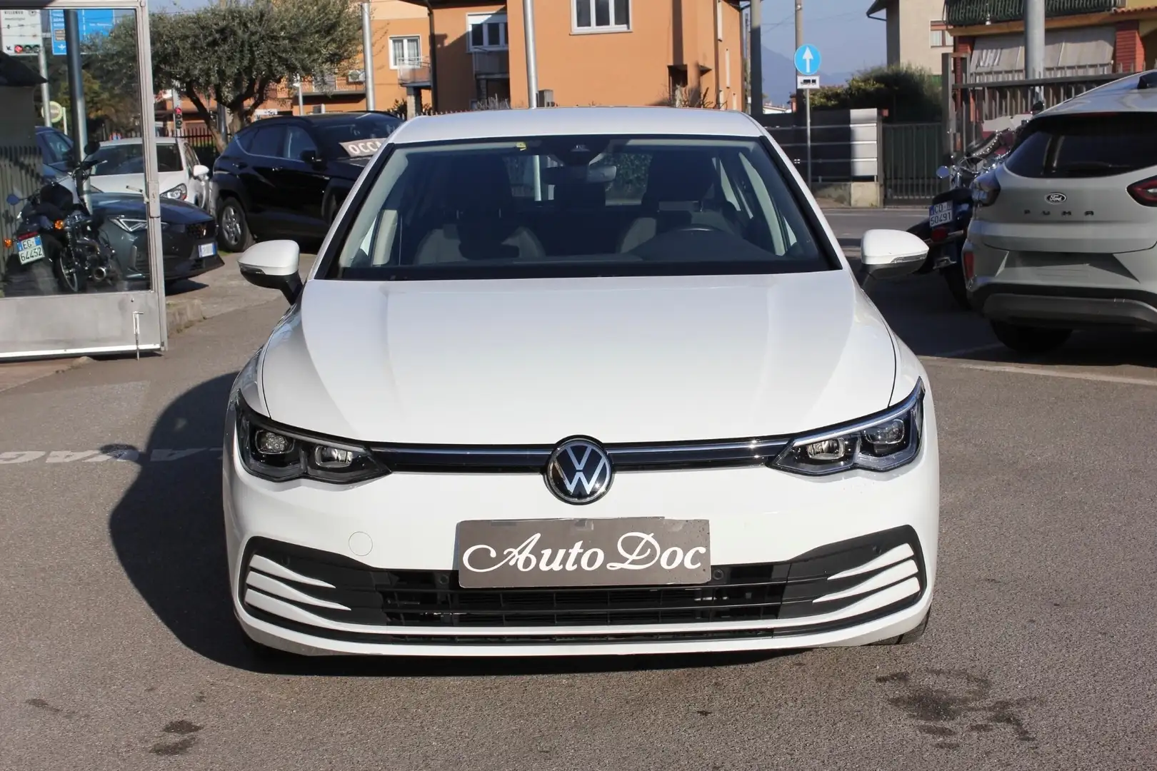 Volkswagen Golf 1.0 eTSI EVO DSG Life NEOPATENTATI Bianco - 2