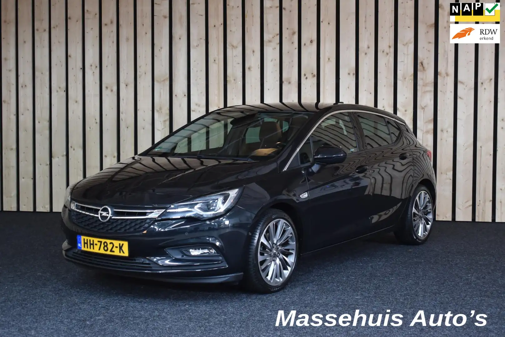Opel Astra 1.4 Innovation 110kW 171dkm Leer Camera Navi Clima Zwart - 1