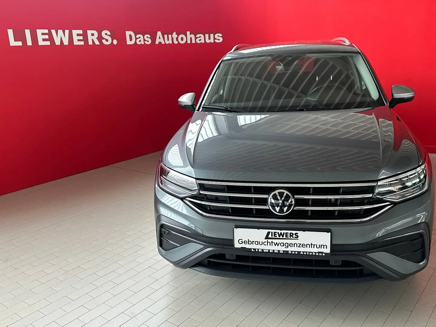 Volkswagen Tiguan Allspace Life TSI DSG Grau - 2