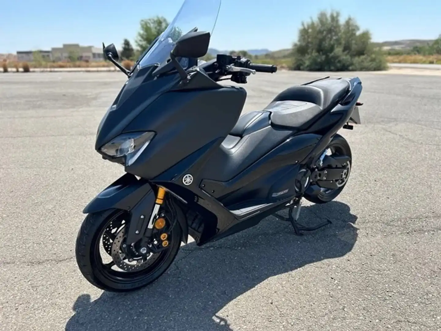 Yamaha TMAX 560 Reestreno Nero - 1