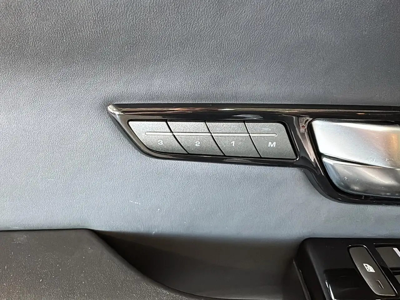 Land Rover Range Rover Evoque снимка Land Rover Range Rover Evoque