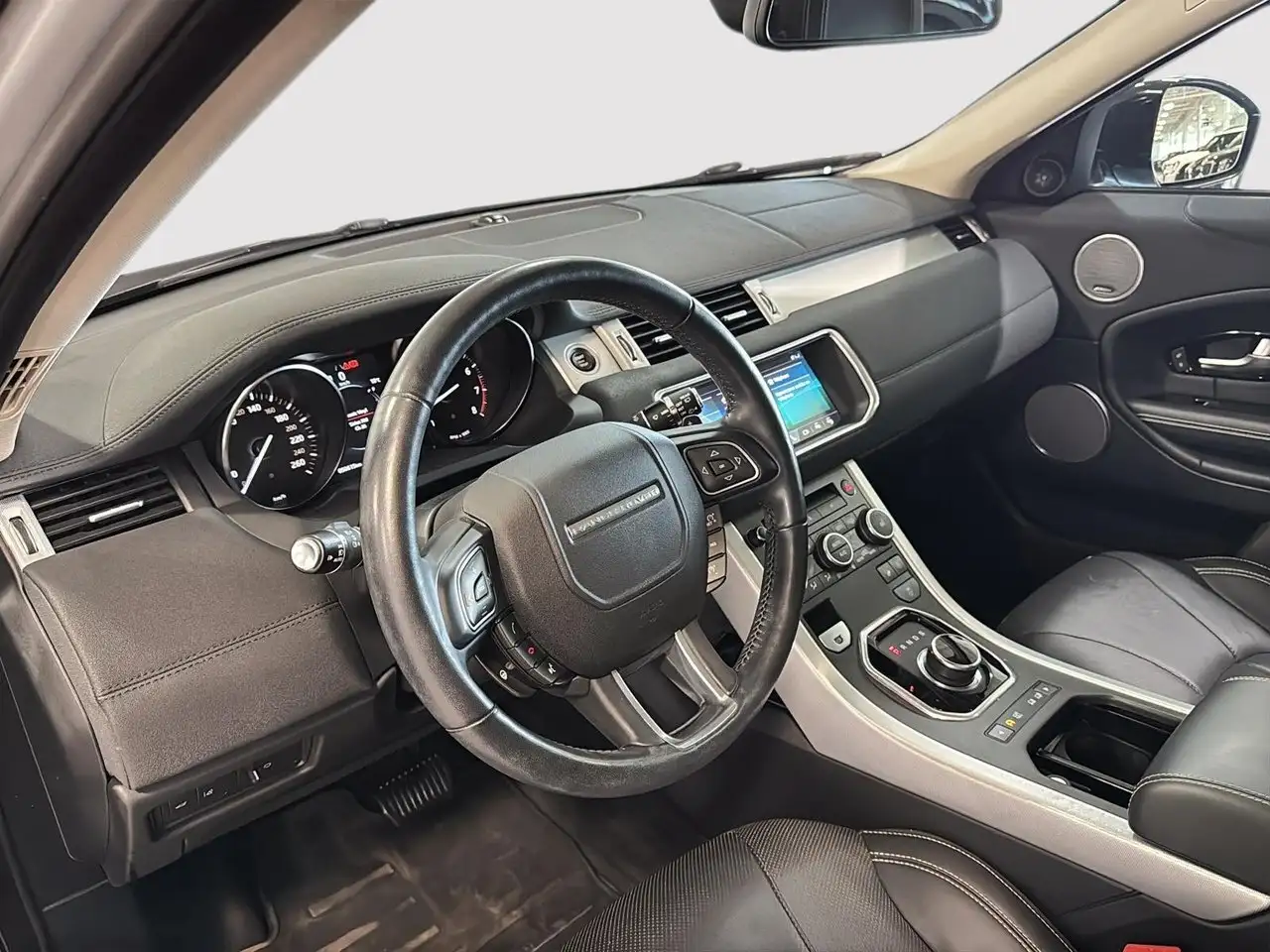 Land Rover Range Rover Evoque снимка Land Rover Range Rover Evoque