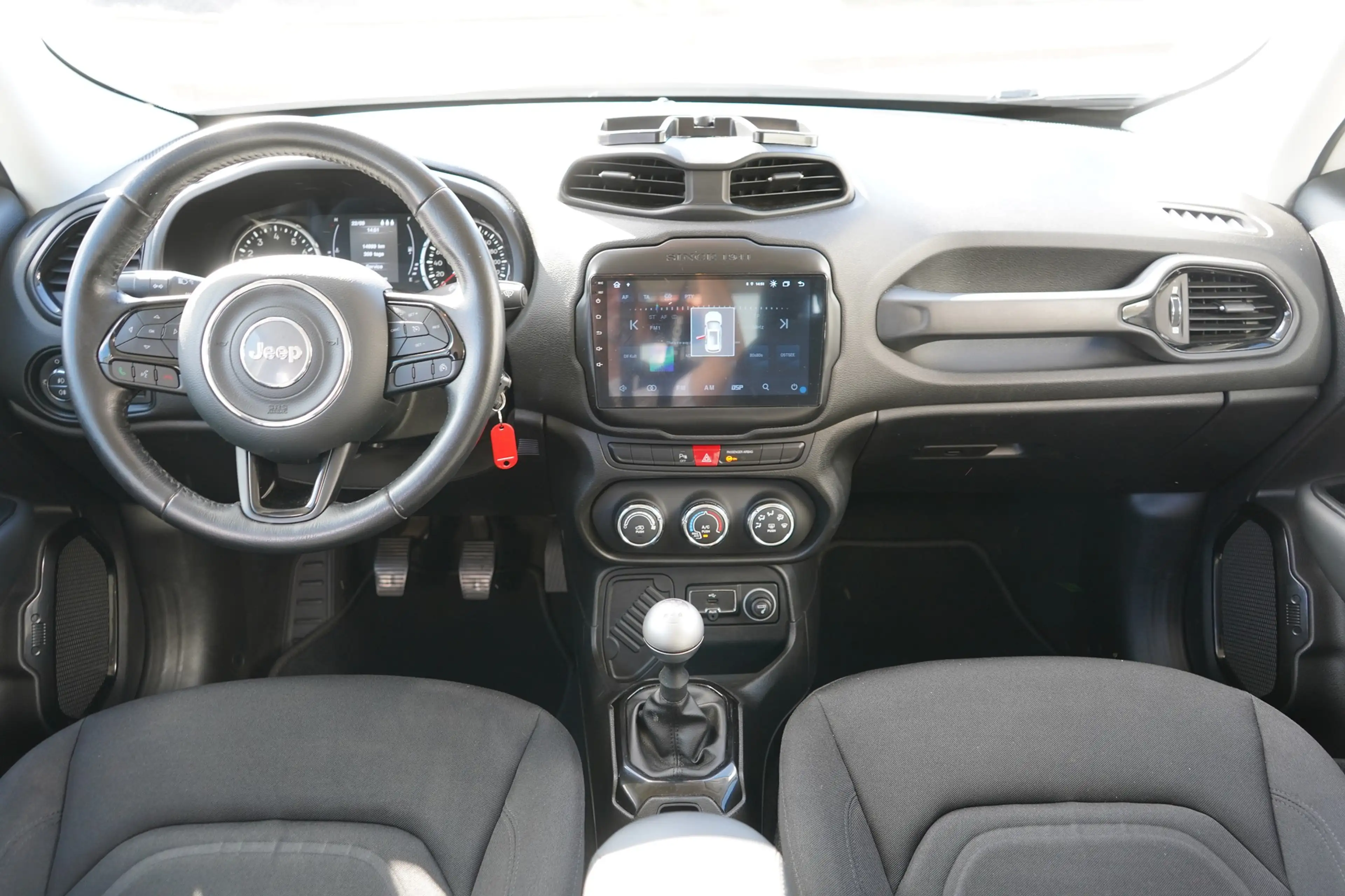Jeep Renegade 1.6 Android Apple AHK Klima Tempomat — photo 12