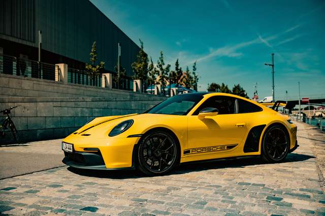 Imagine Porsche 992 911 GT3 PDK