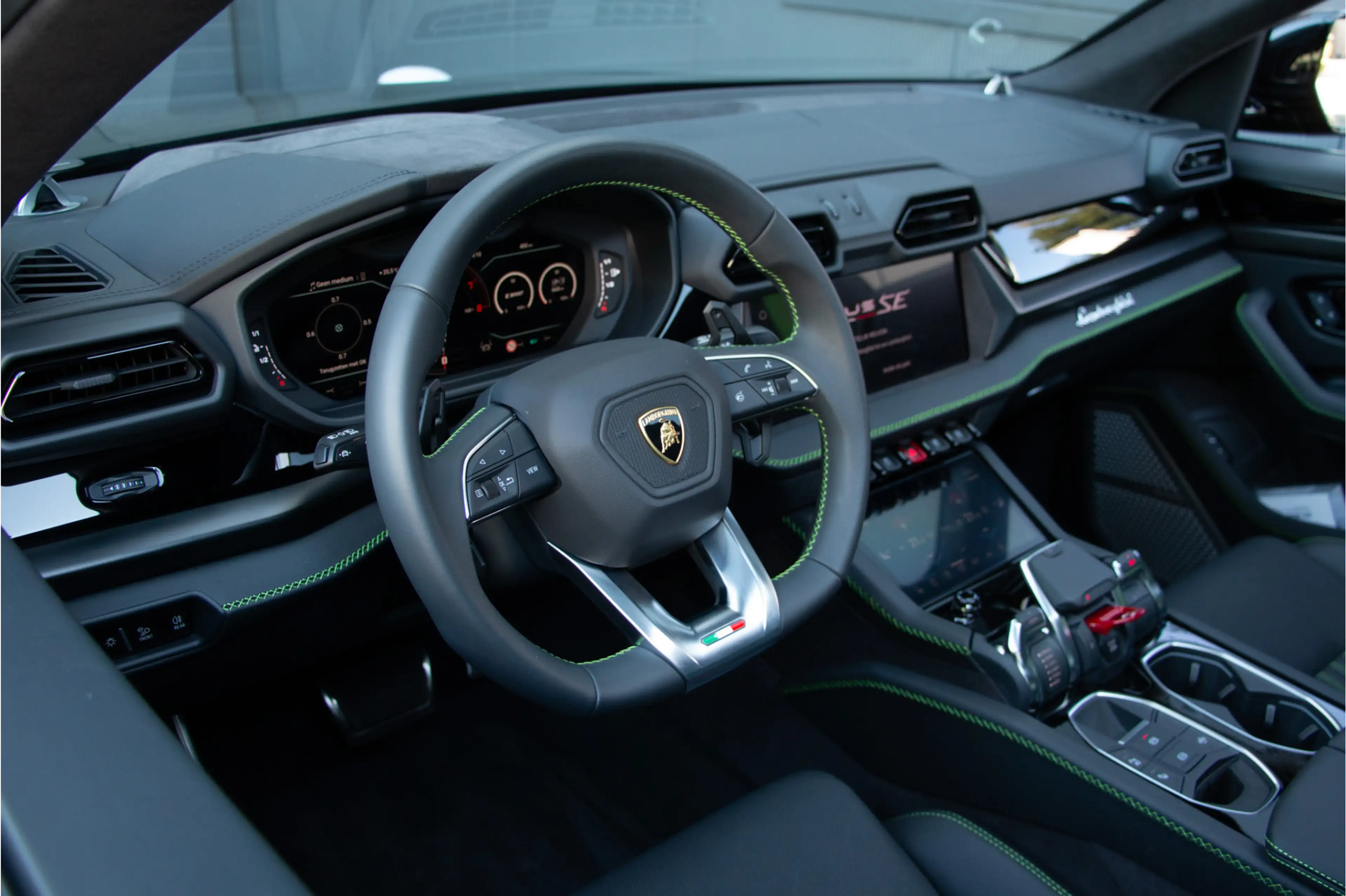Lamborghini Urus 4.0 V8 Hybrid SE 800PK | B&O+ | Pano | Anima | Cer — photo 4