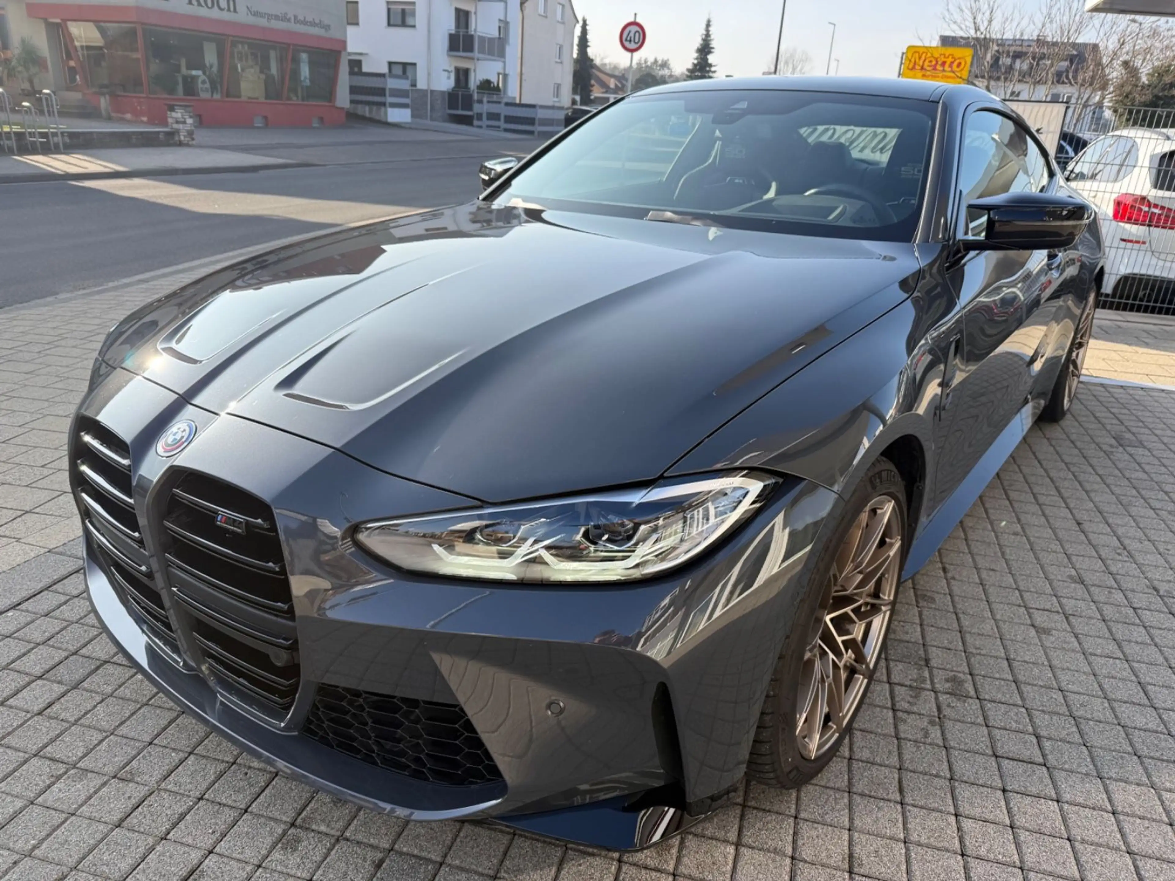 BMW M4 Coupe xDrive Competition, 50 Jahre Edition — photo 5