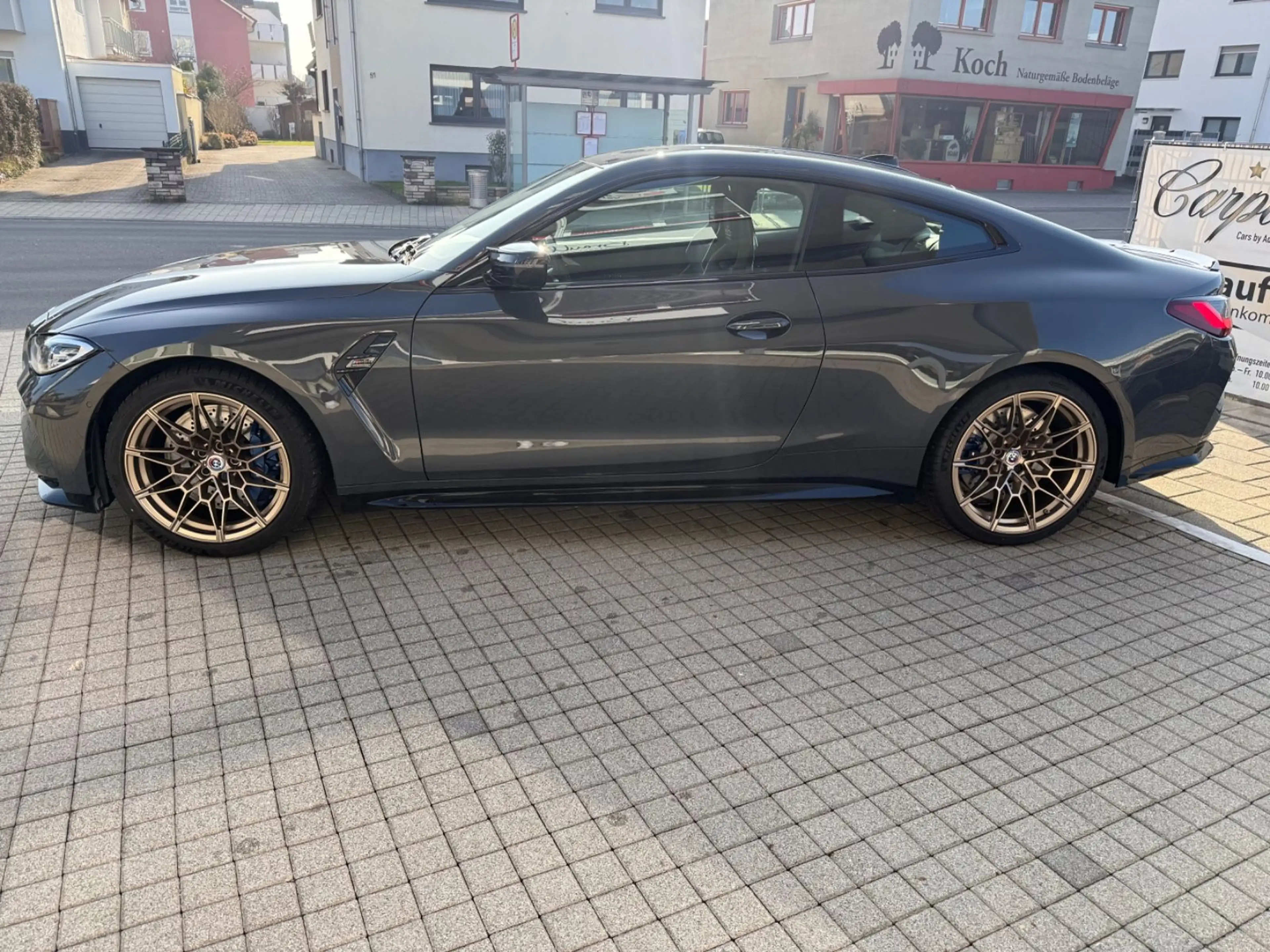 BMW M4 Coupe xDrive Competition, 50 Jahre Edition — photo 8