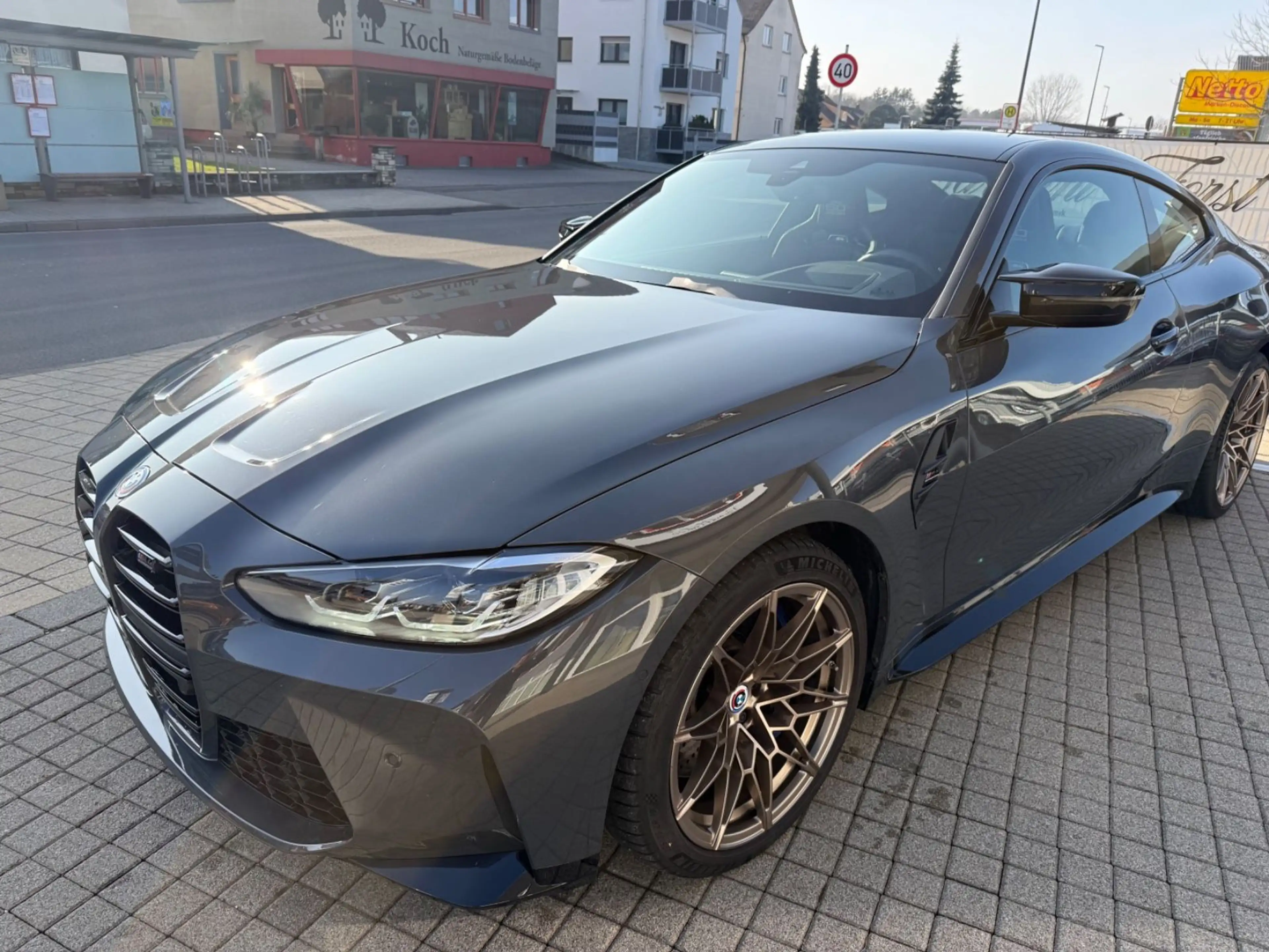 BMW M4 Coupe xDrive Competition, 50 Jahre Edition — photo 6