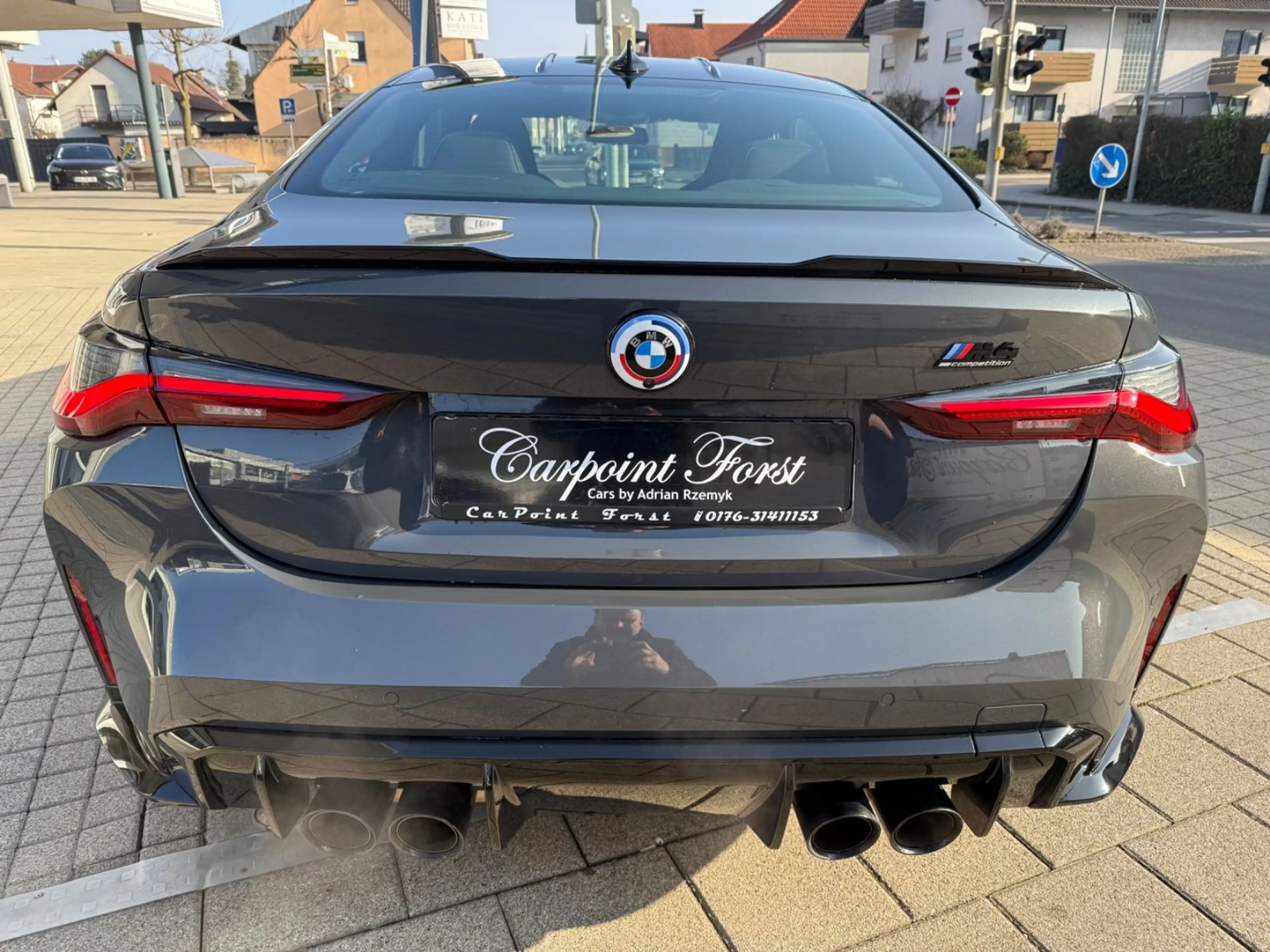BMW M4 Coupe xDrive Competition, 50 Jahre Edition — photo 13