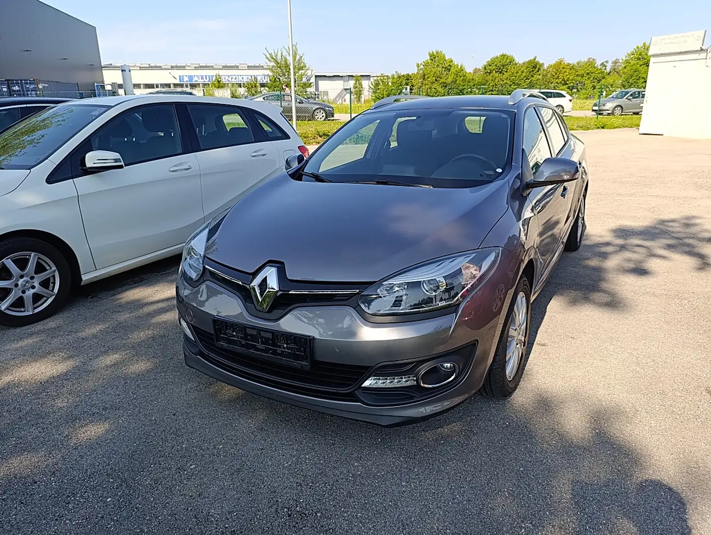 Renault Megane Mégane 1.5 dCi 110 FAP Dynamiq Grau - 2