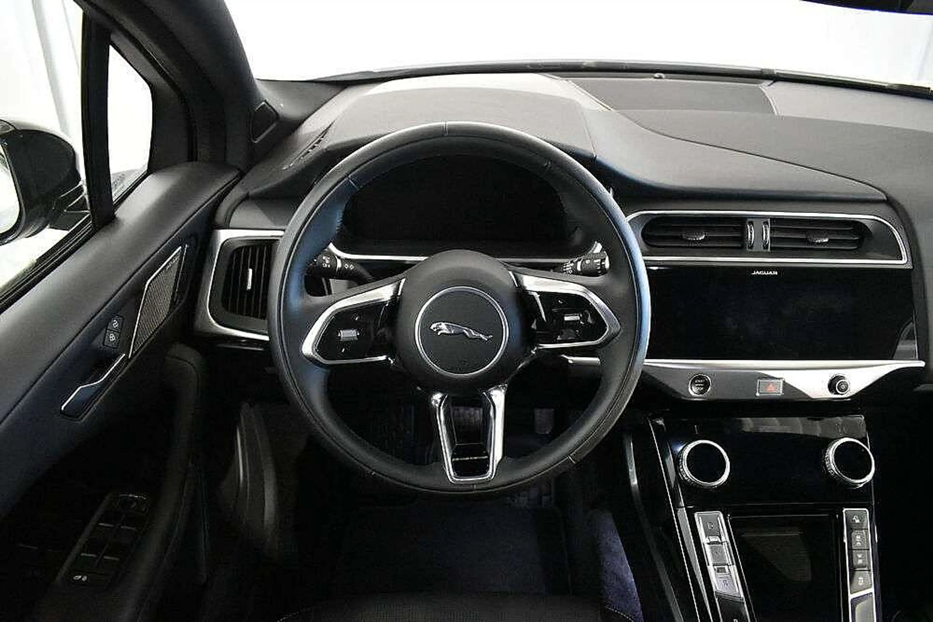 Jaguar I-Pace Austria Edition EV320 90kWh AWD — photo 15