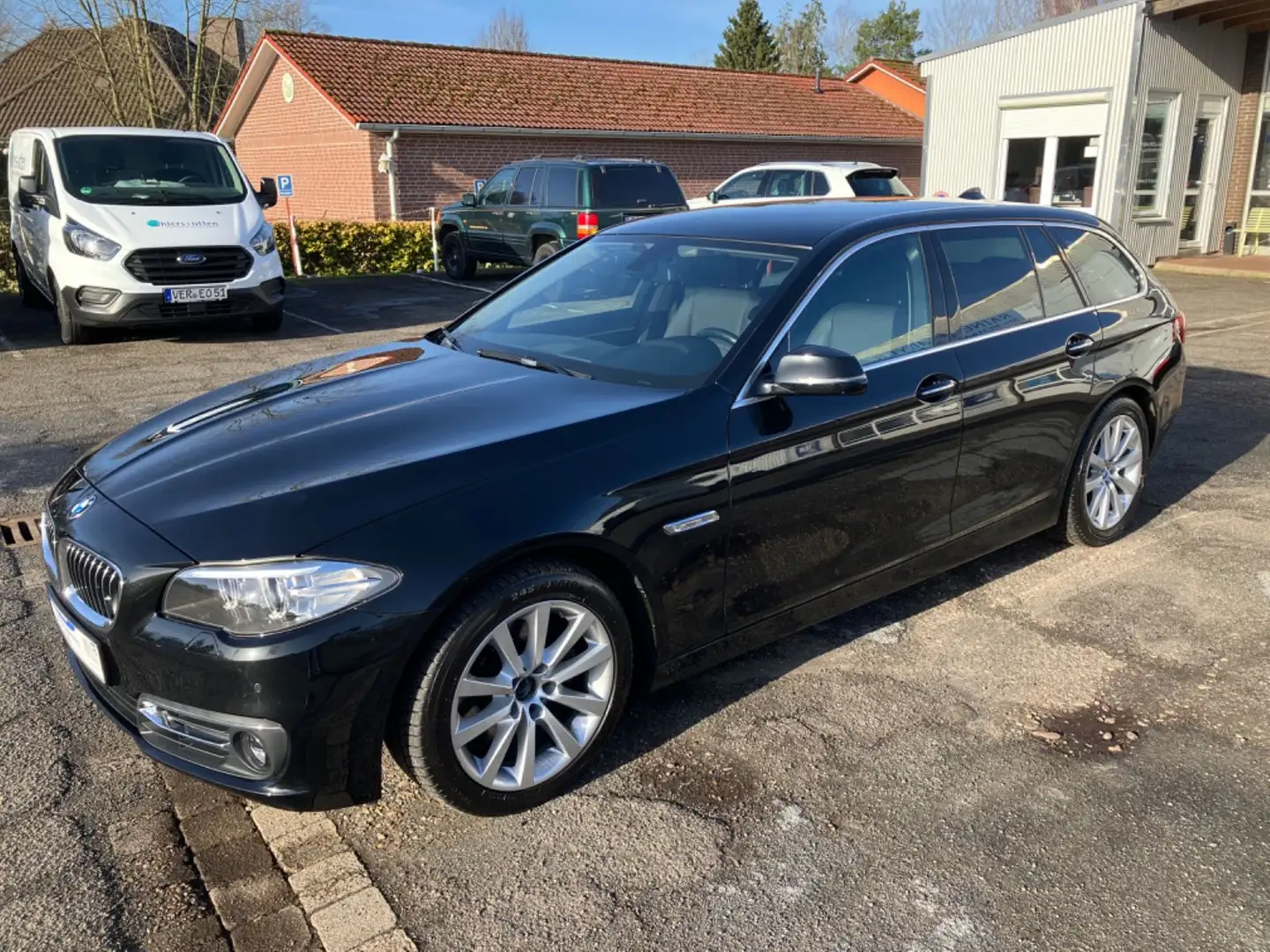 BMW 520 d Touring Automatik/Navi/PTS Schwarz - 1