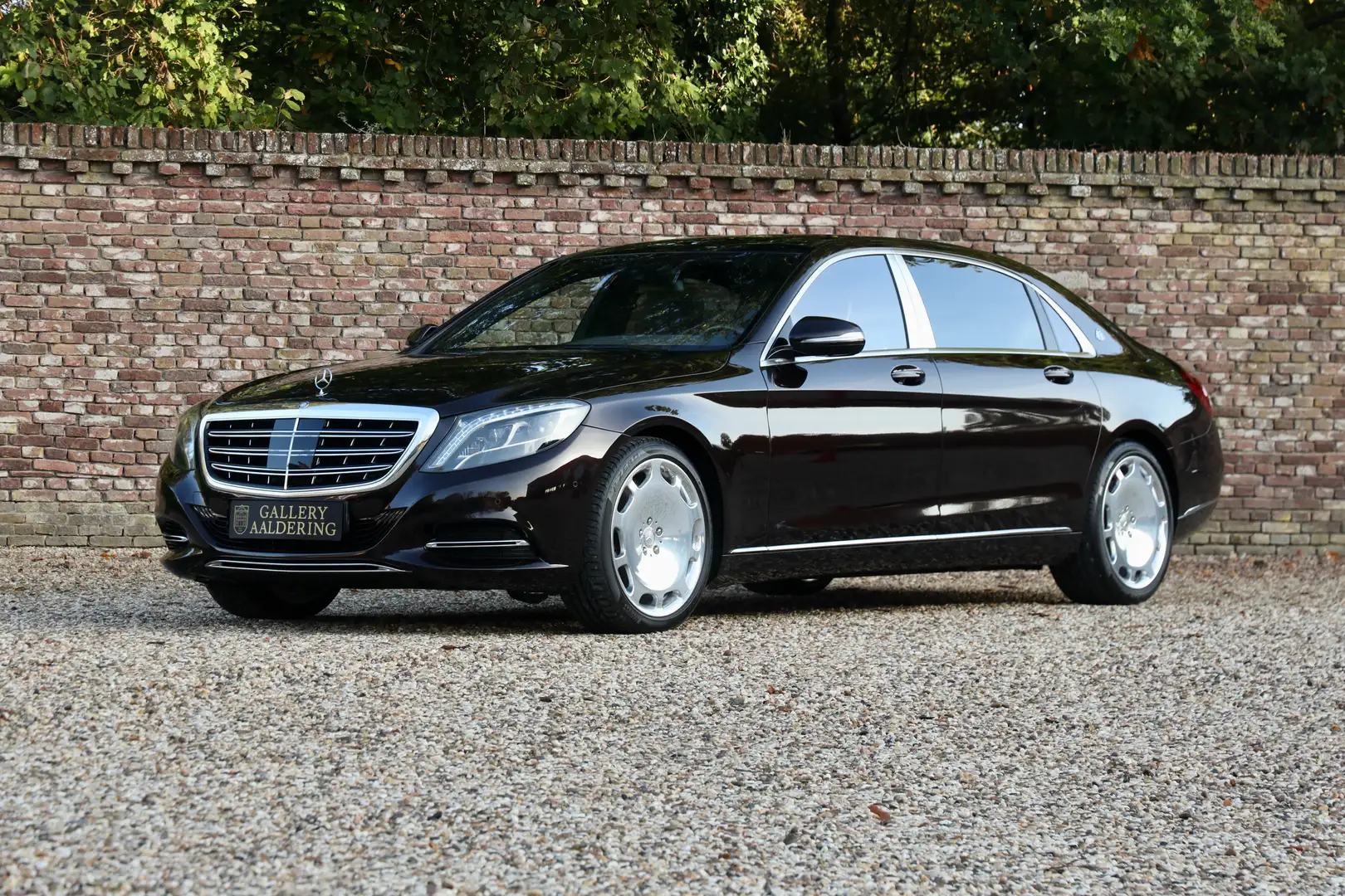 Mercedes-Benz Maybach S-Klasse 500 "Pristine condition" In Rubinschwarz over Nuss Schwarz - 1