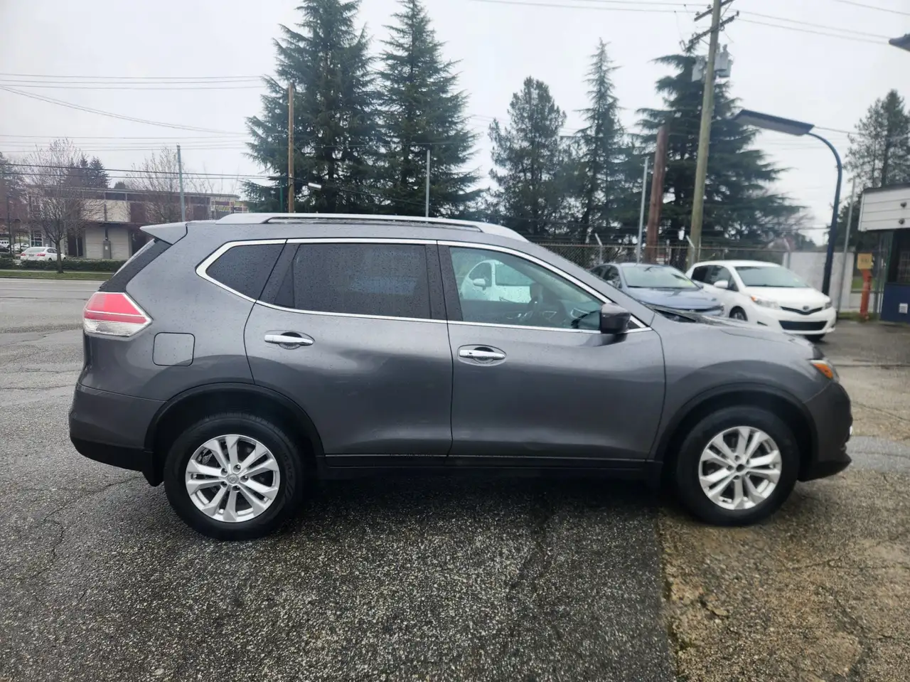 Nissan Rogue снимка Nissan Rogue