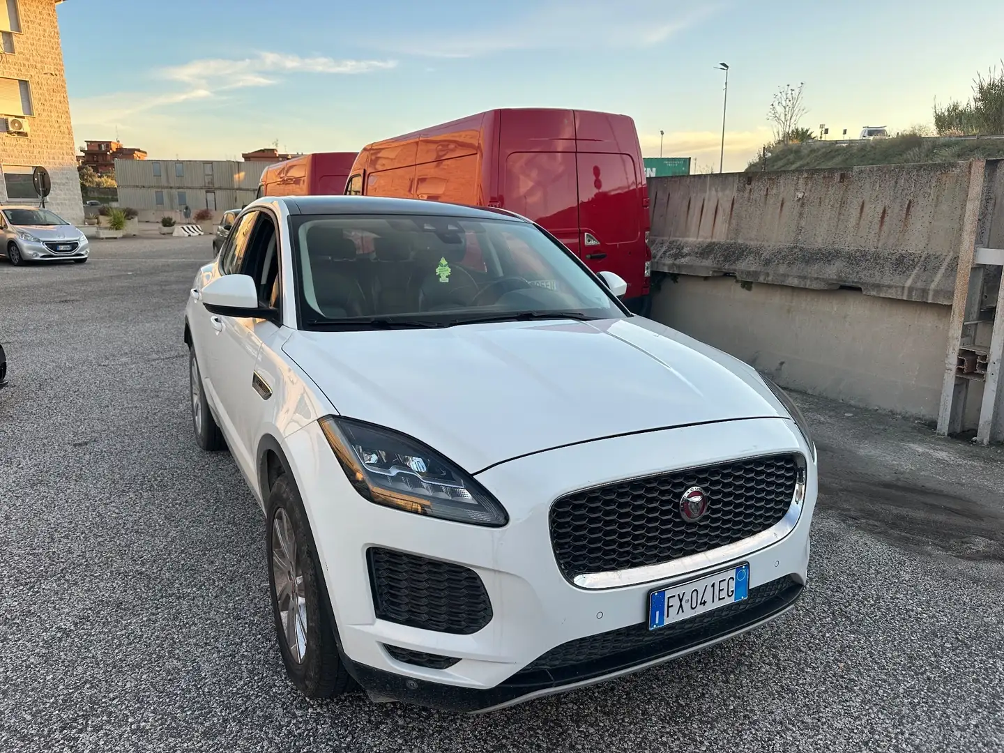 Jaguar E-Pace E-Pace 2.0D 150 CV AWD aut. R-Dynamic SE Bianco - 1