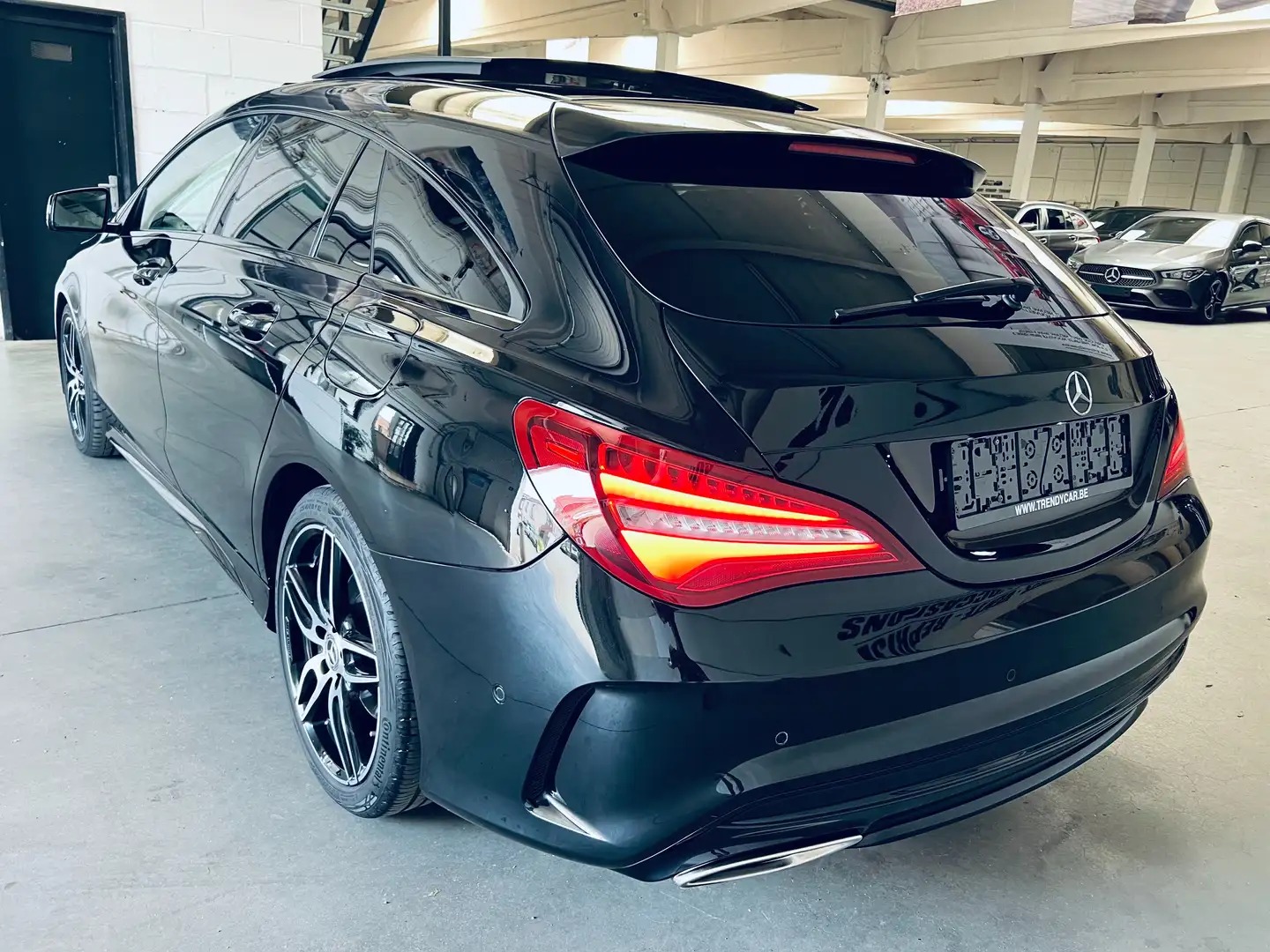 Mercedes-Benz CLA 180 Business AMG+NAVI+PANO+LED+CAMERA+CARNET+GARANTIE Negro - 2