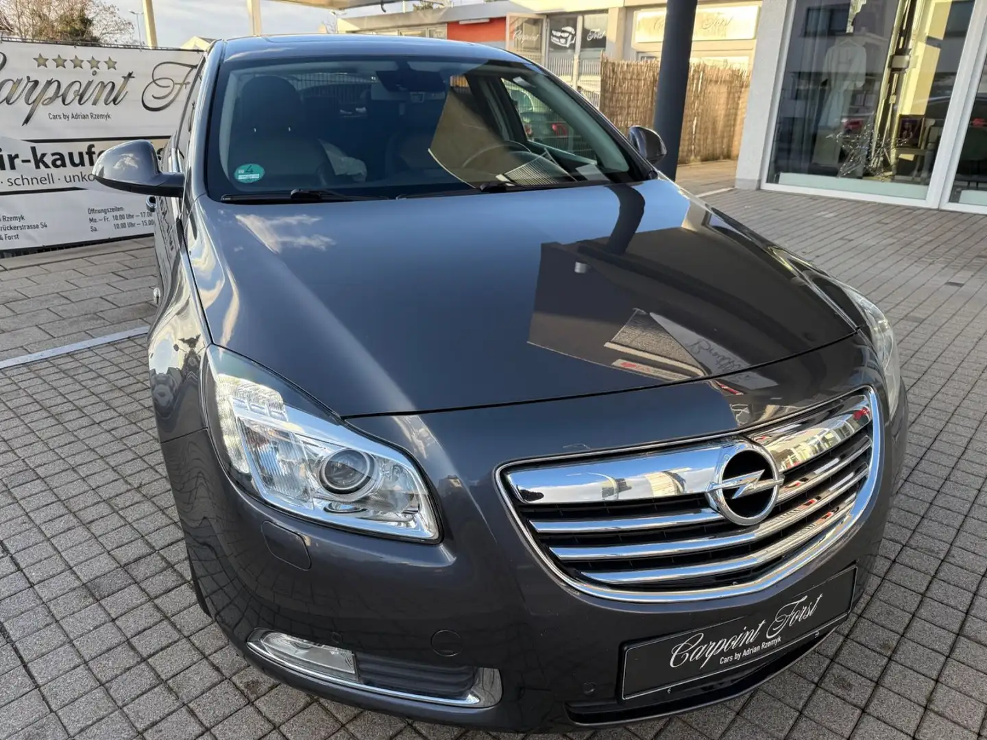 Opel Insignia A Lim. Sport, NAVI,Leder, TüV 08.2027 Grau - 1