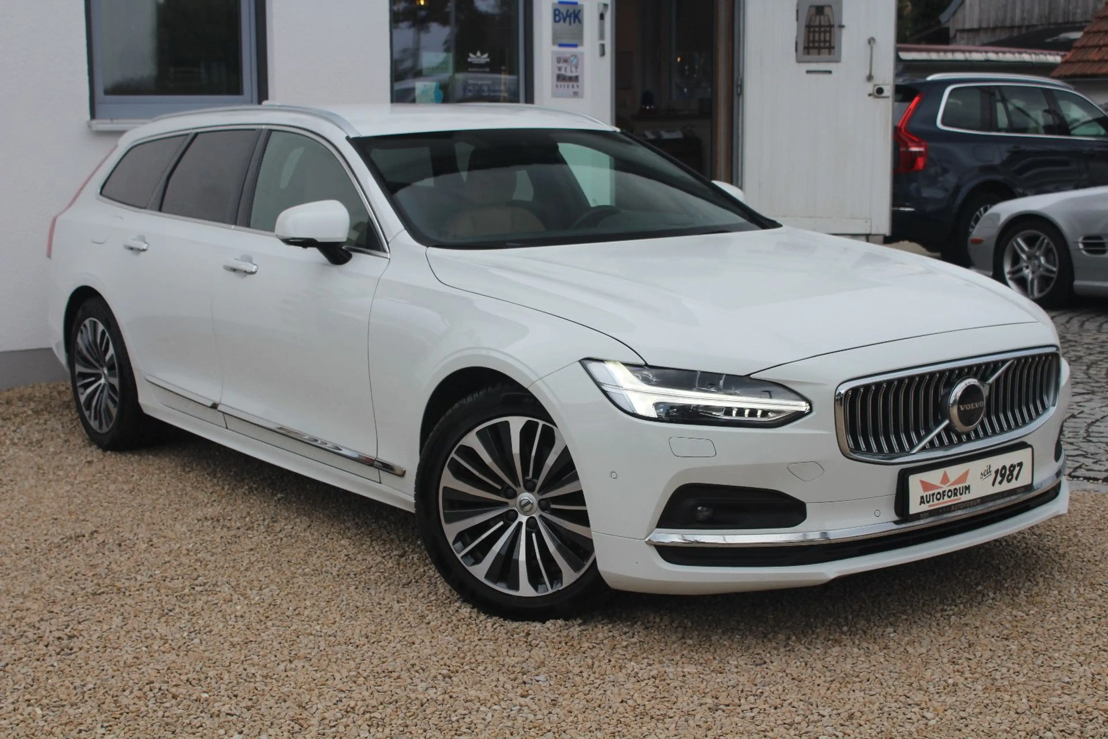 Volvo V90 Kombi Inscription B5 AWD~Neuwertig~ — photo 6