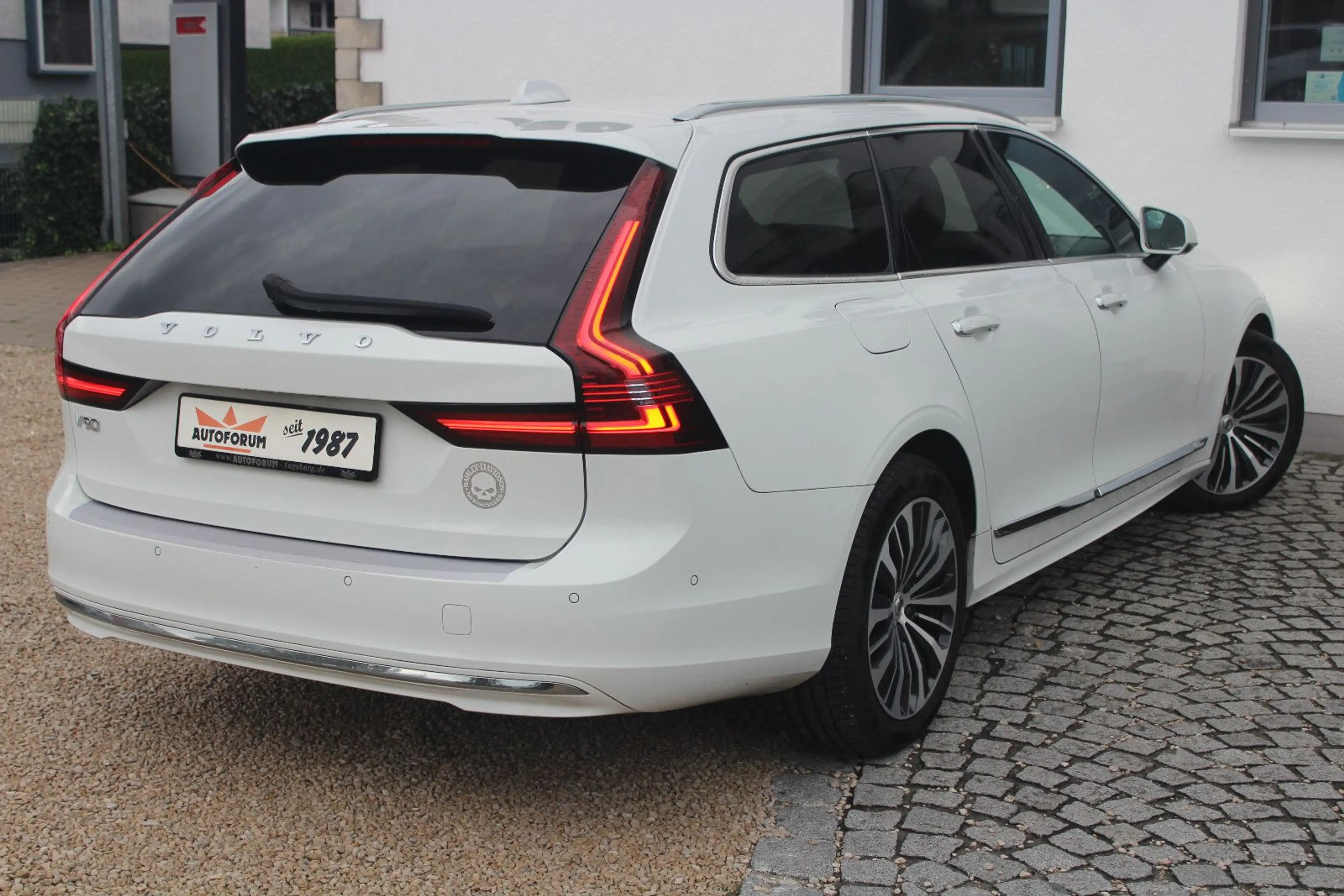 Volvo V90 Kombi Inscription B5 AWD~Neuwertig~ — photo 9