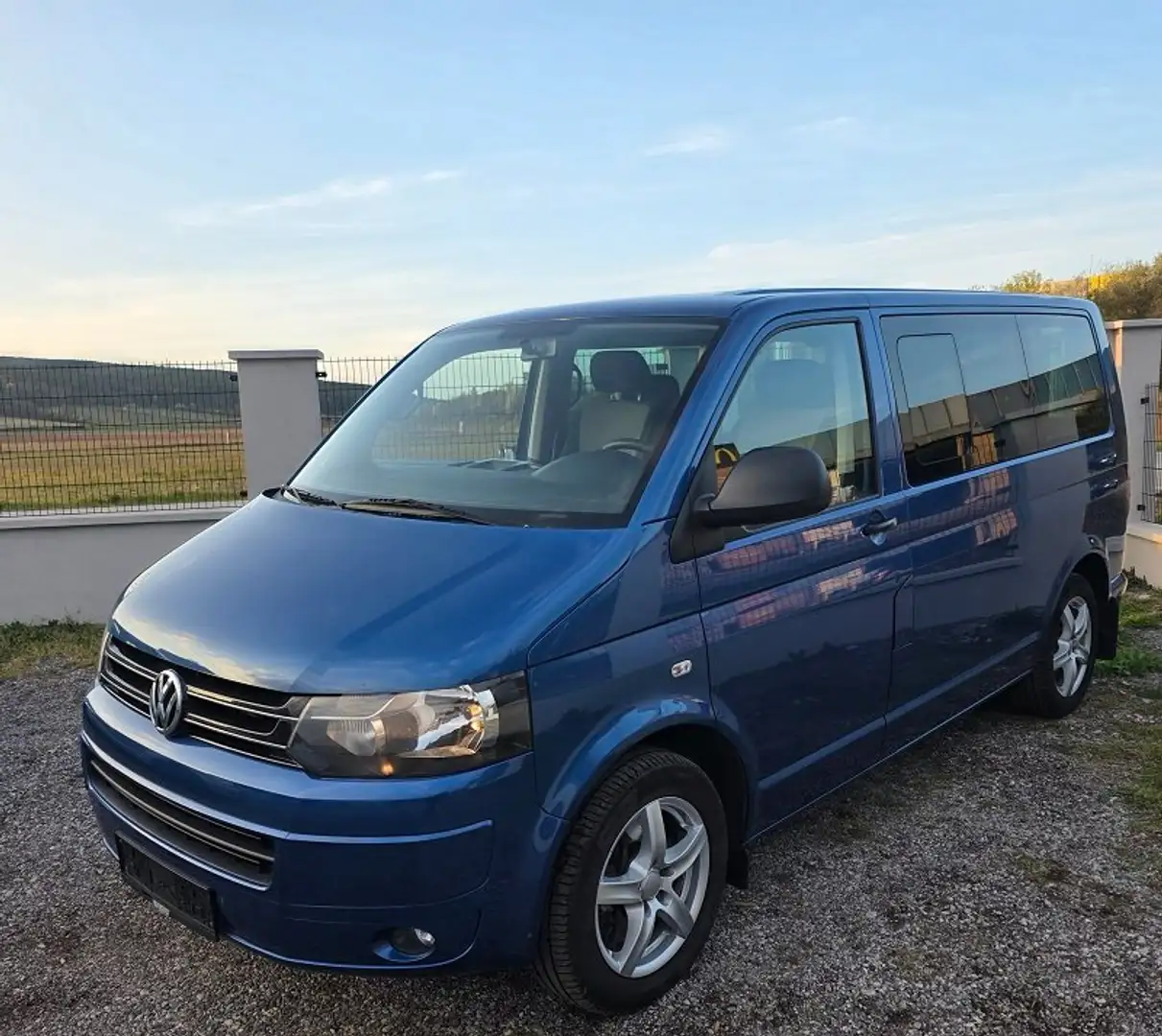 Volkswagen T5 Multivan Multivan 2,0 BMT TDI 4-Motion Blau - 1
