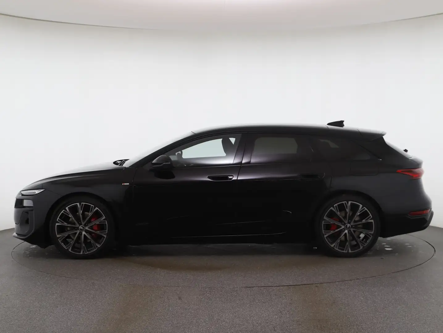 Audi A6 e-tron Avant quattro 315 kW Schwarz - 2