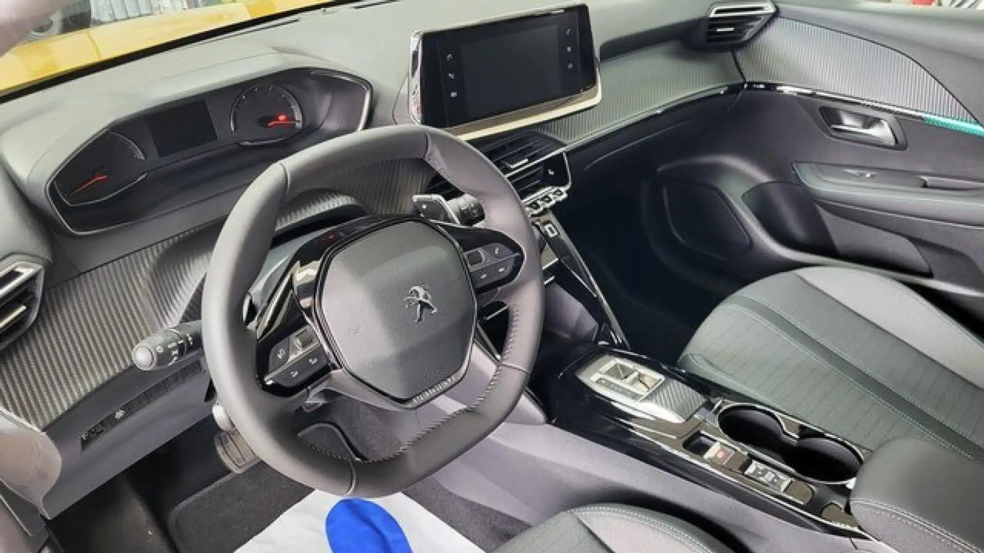 Peugeot 208 Allure Jaune - 2