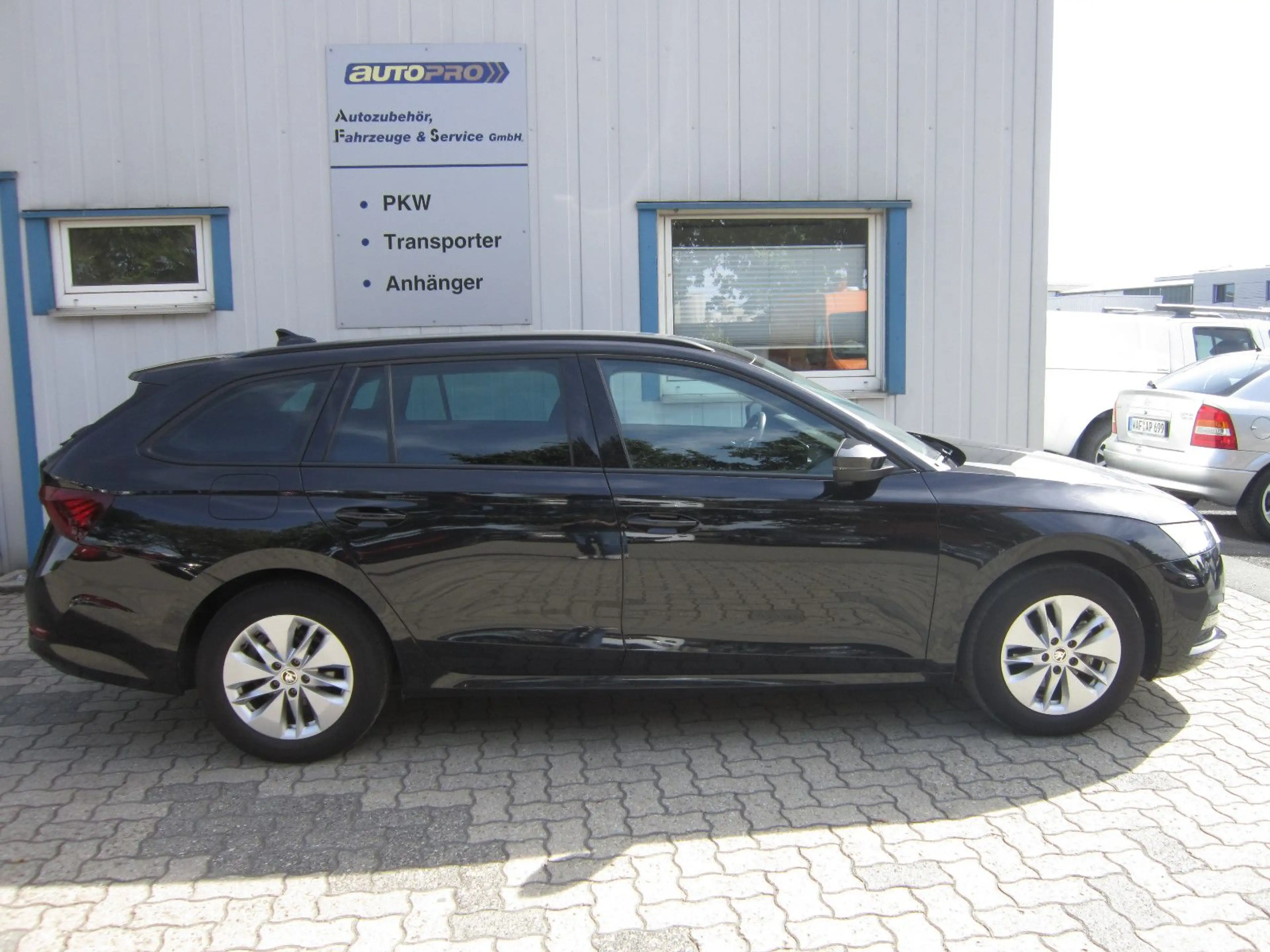 Skoda Octavia Combi Ambition — photo 4