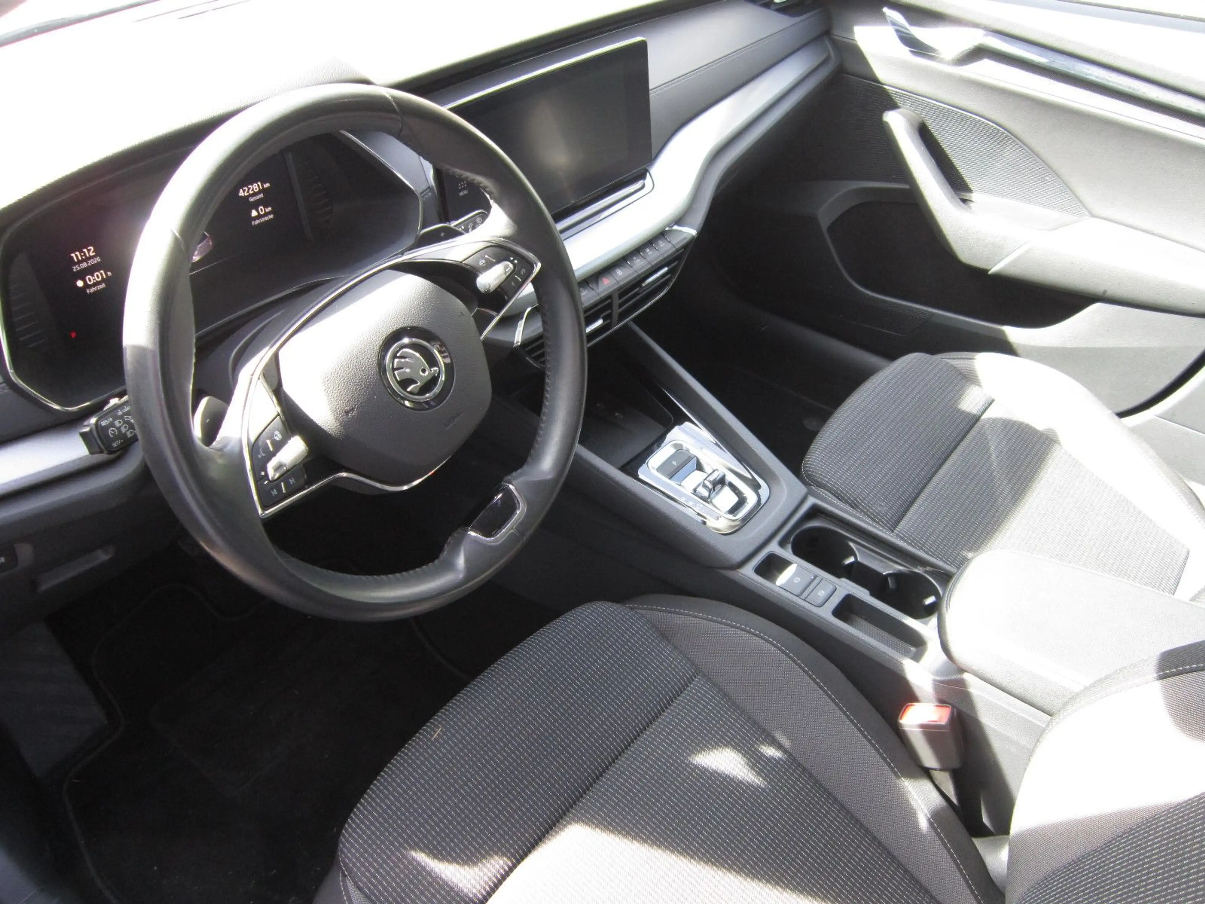 Skoda Octavia Combi Ambition — photo 11