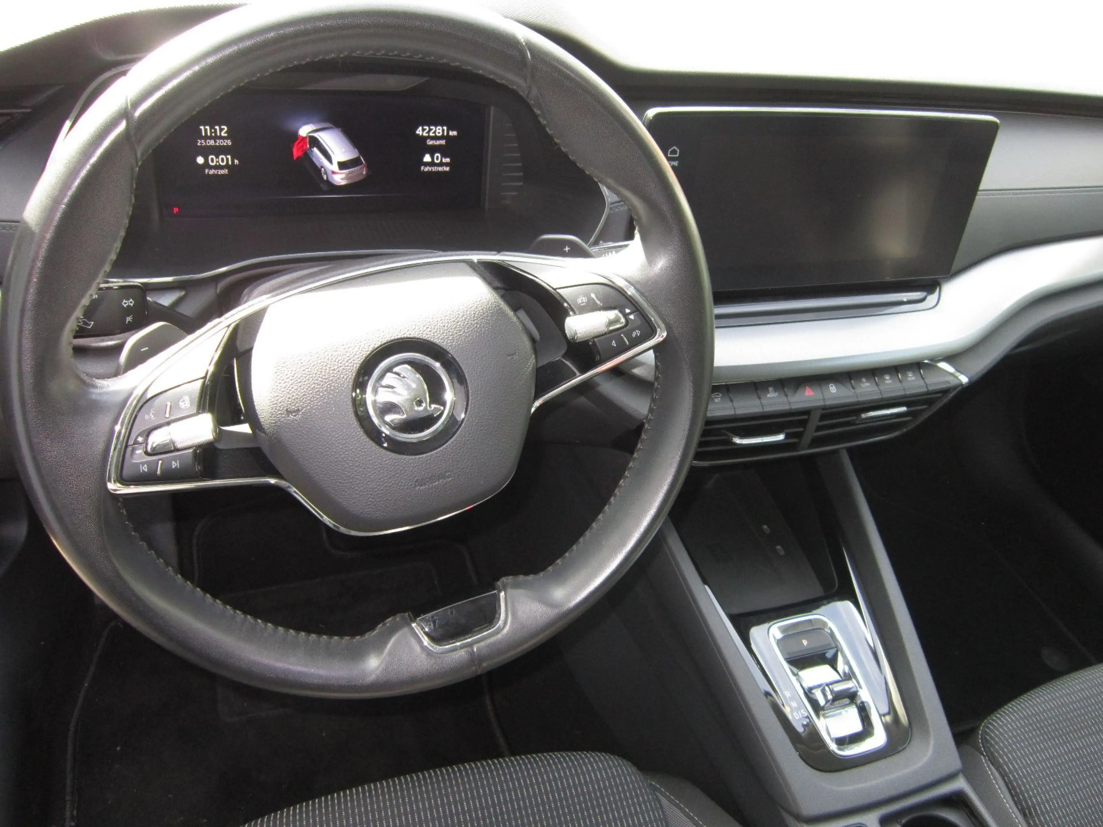 Skoda Octavia Combi Ambition — photo 12