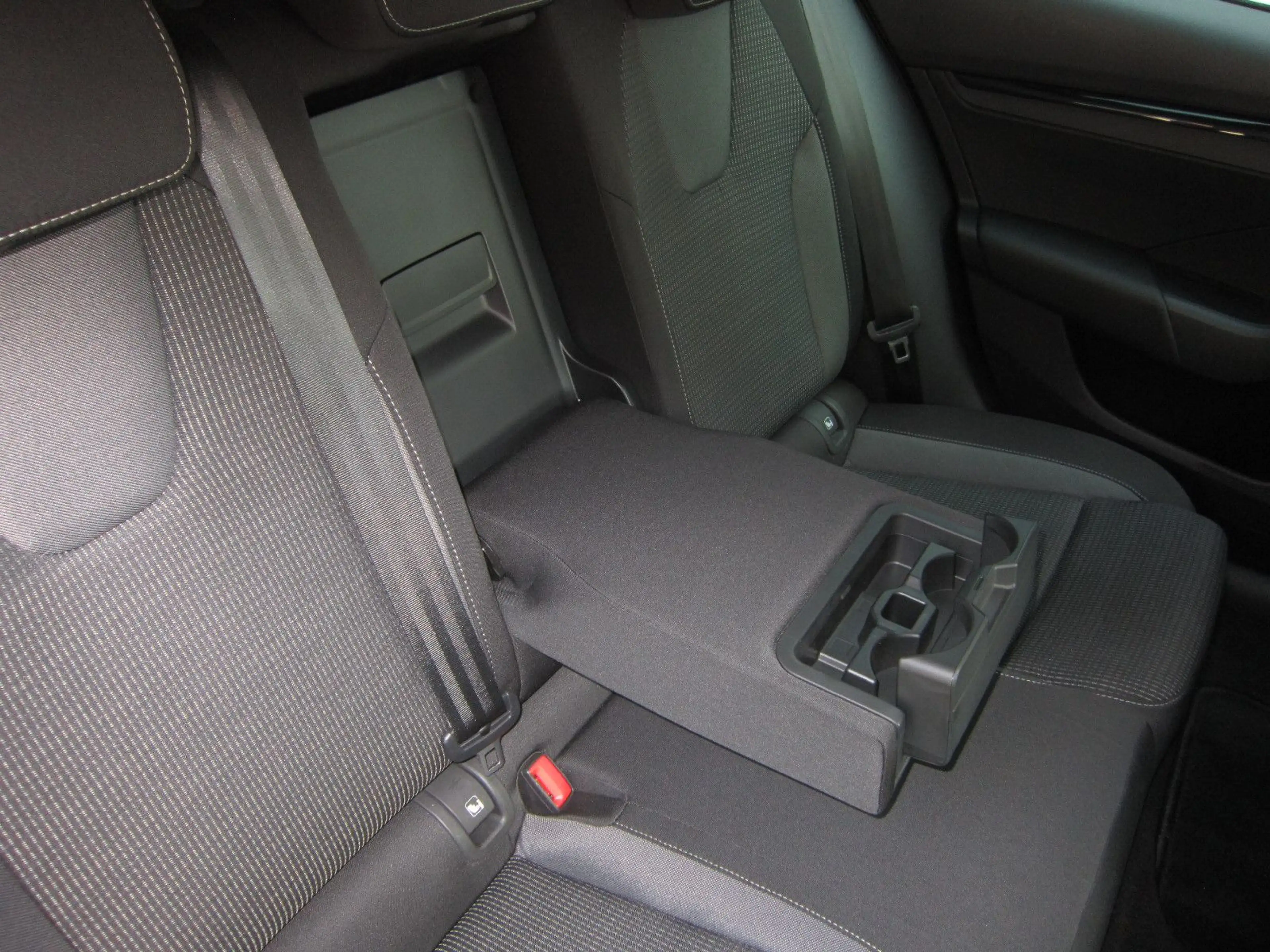 Skoda Octavia Combi Ambition — photo 9