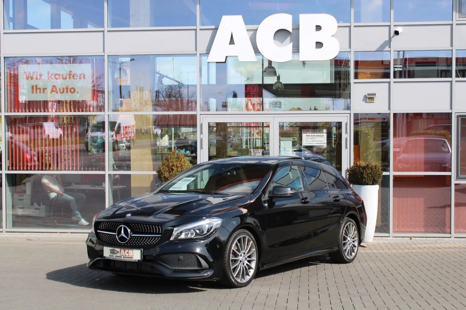Mercedes-Benz CLA 220 CLA 220 d 4-M Shooting Br. AMG LED Pano Night Negro - 1