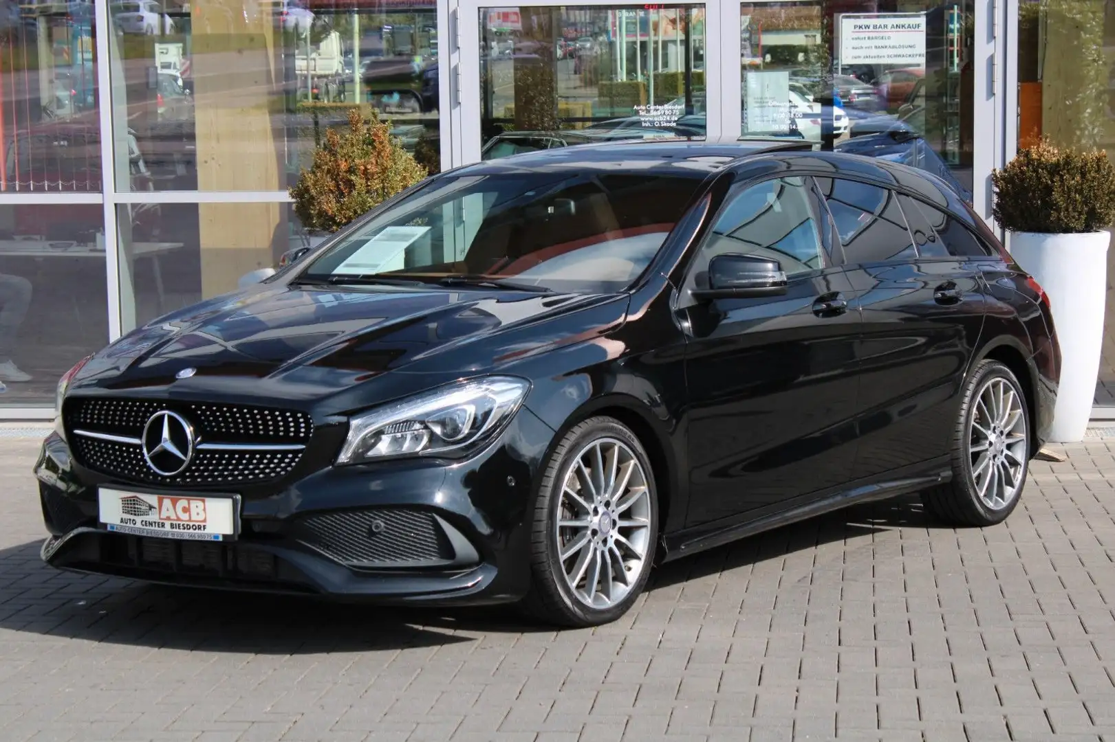 Mercedes-Benz CLA 220 CLA 220 d 4-M Shooting Br. AMG LED Pano Night Negro - 2