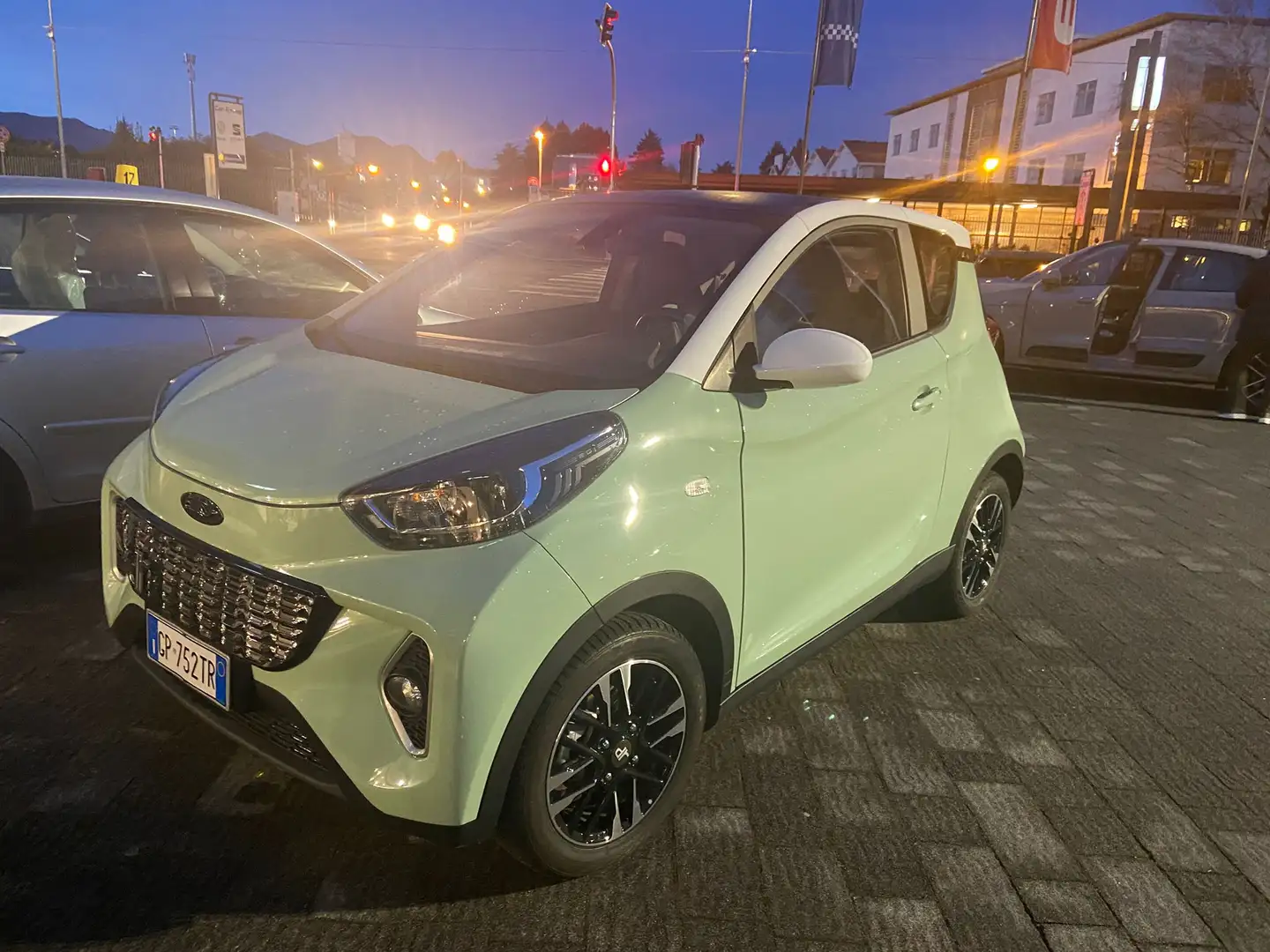 DR Automobiles DR1 Grün - 1