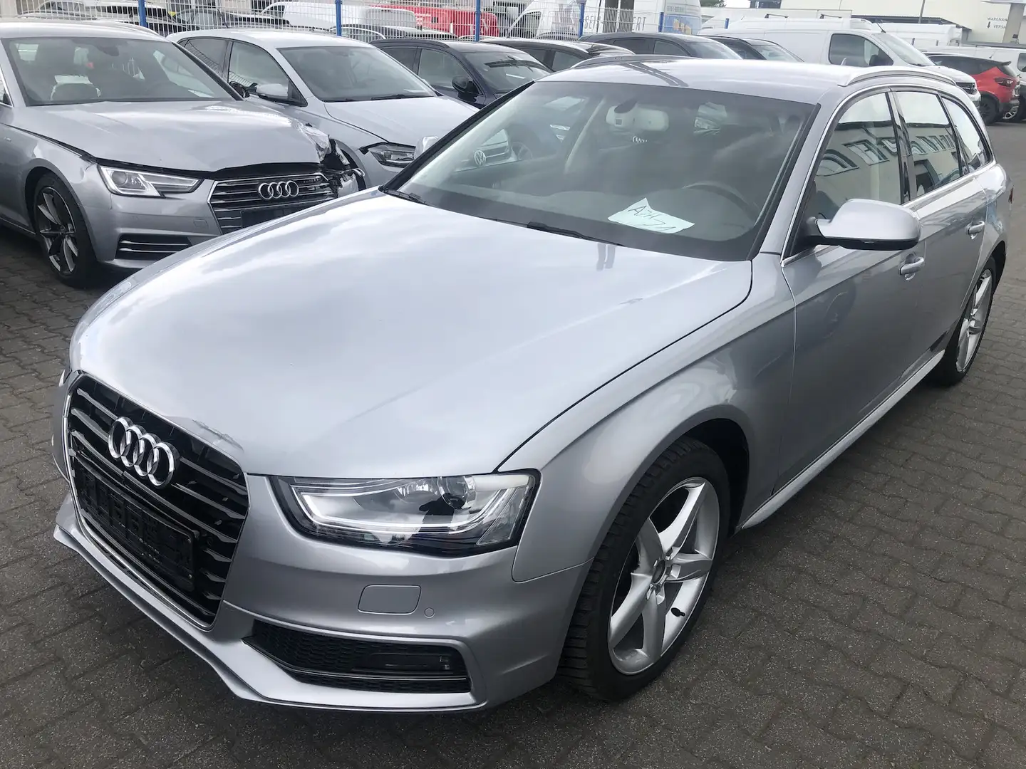 Audi A4 Avant Ambition 2.0 TDI, Navi, Alu Silber - 1