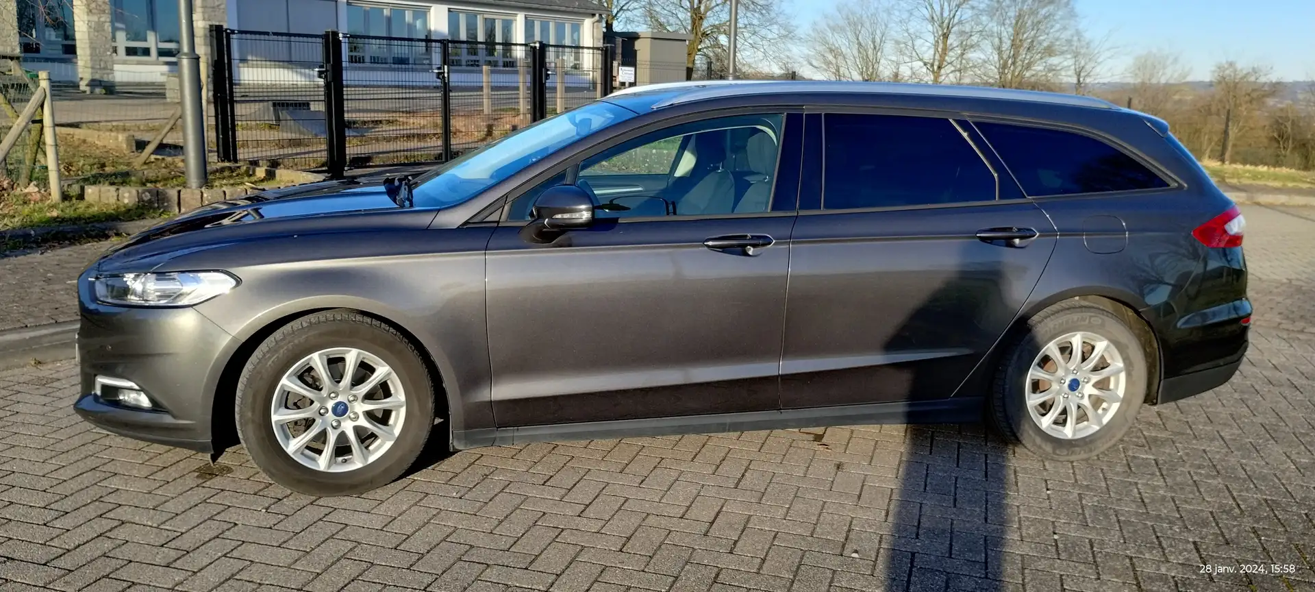 Ford Mondeo 1.5 TDCi ECOnetic Trend Gris - 2