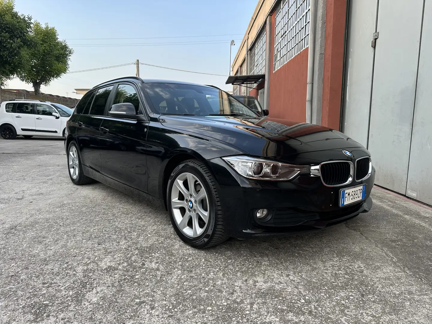BMW 320 320d Touring Business auto - 1