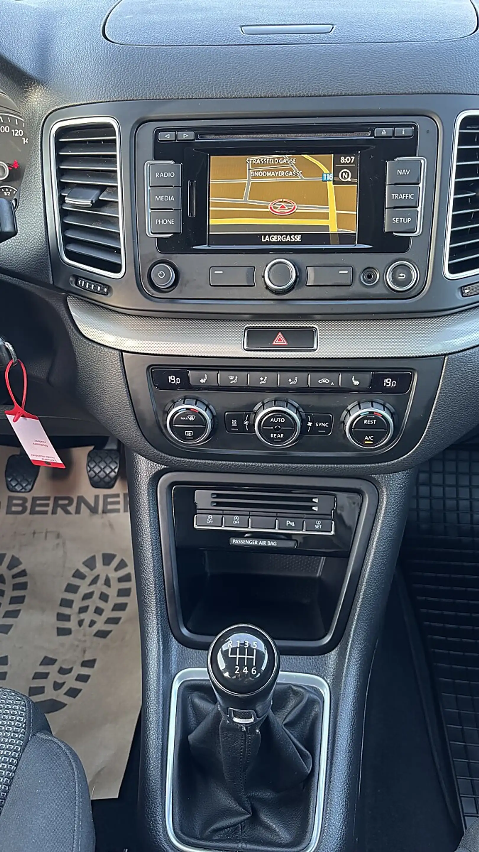 Volkswagen Sharan Karat BMT 2,0 TDI DPF 4Motion*Xenon*Navi*PDC*AHK* — photo 12