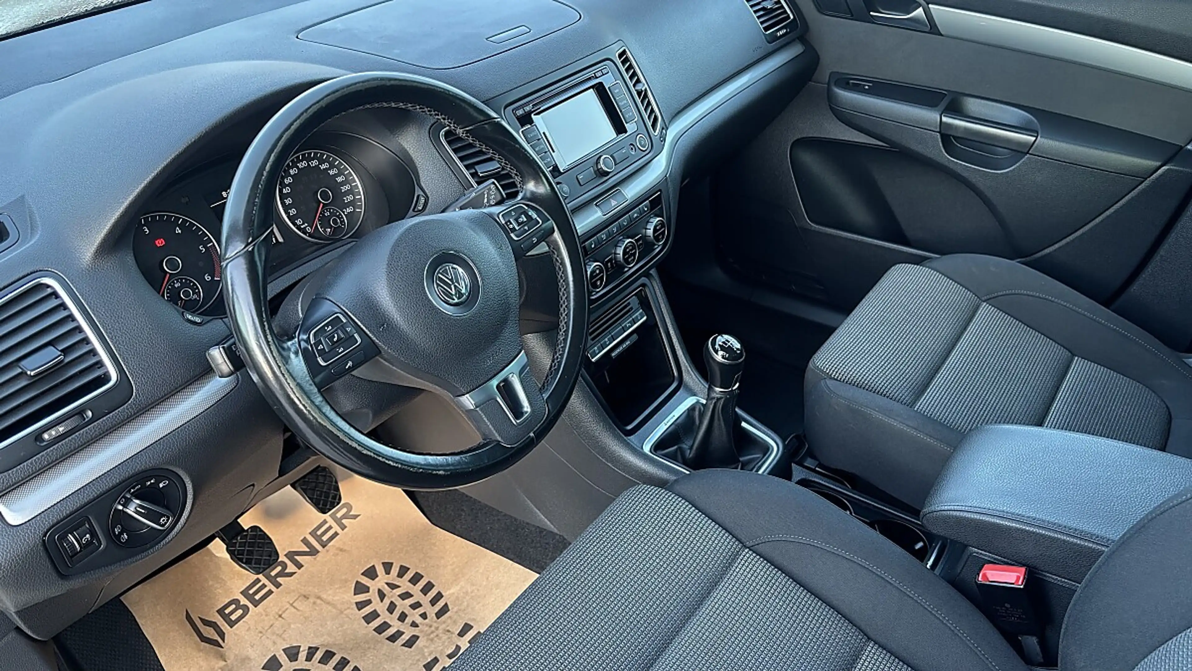 Volkswagen Sharan Karat BMT 2,0 TDI DPF 4Motion*Xenon*Navi*PDC*AHK* — photo 9