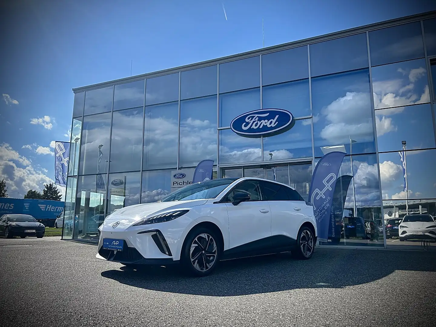 MG MG4 EV 64 kWh Luxury - ACC / 360° Kamera/ Wärme Pumpe Weiß - 2