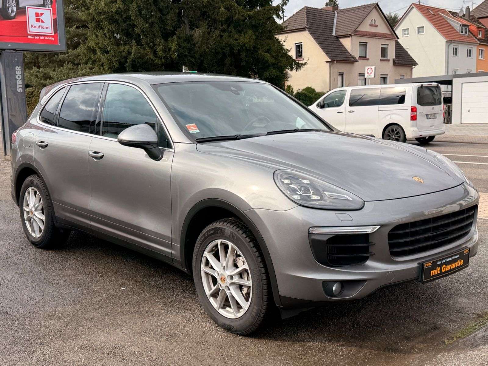 Second hand Porsche Cayenne 