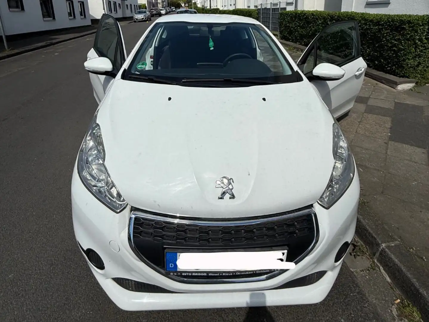 Peugeot 208 208 PureTech 82 Allure Weiß - 1