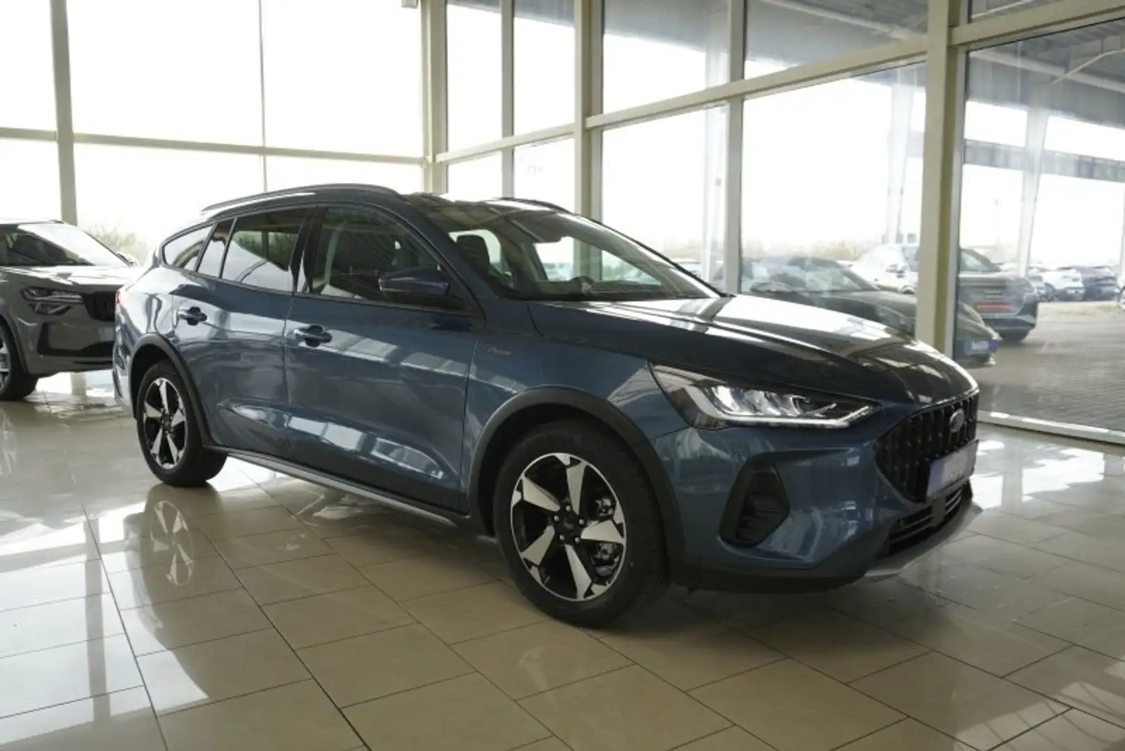 Ford Focus Active X 1,0 155PS Navi/Kamera/Winterp.     ** Blauw - 1